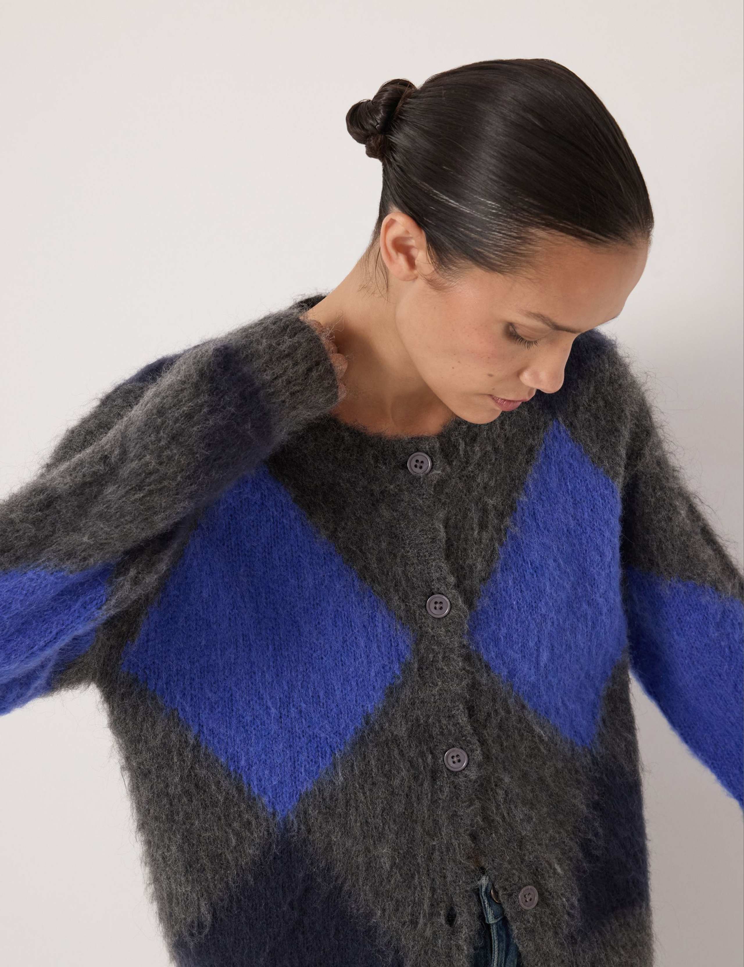 Argyle Crew Neck Cardigan with Wool 5 of 5