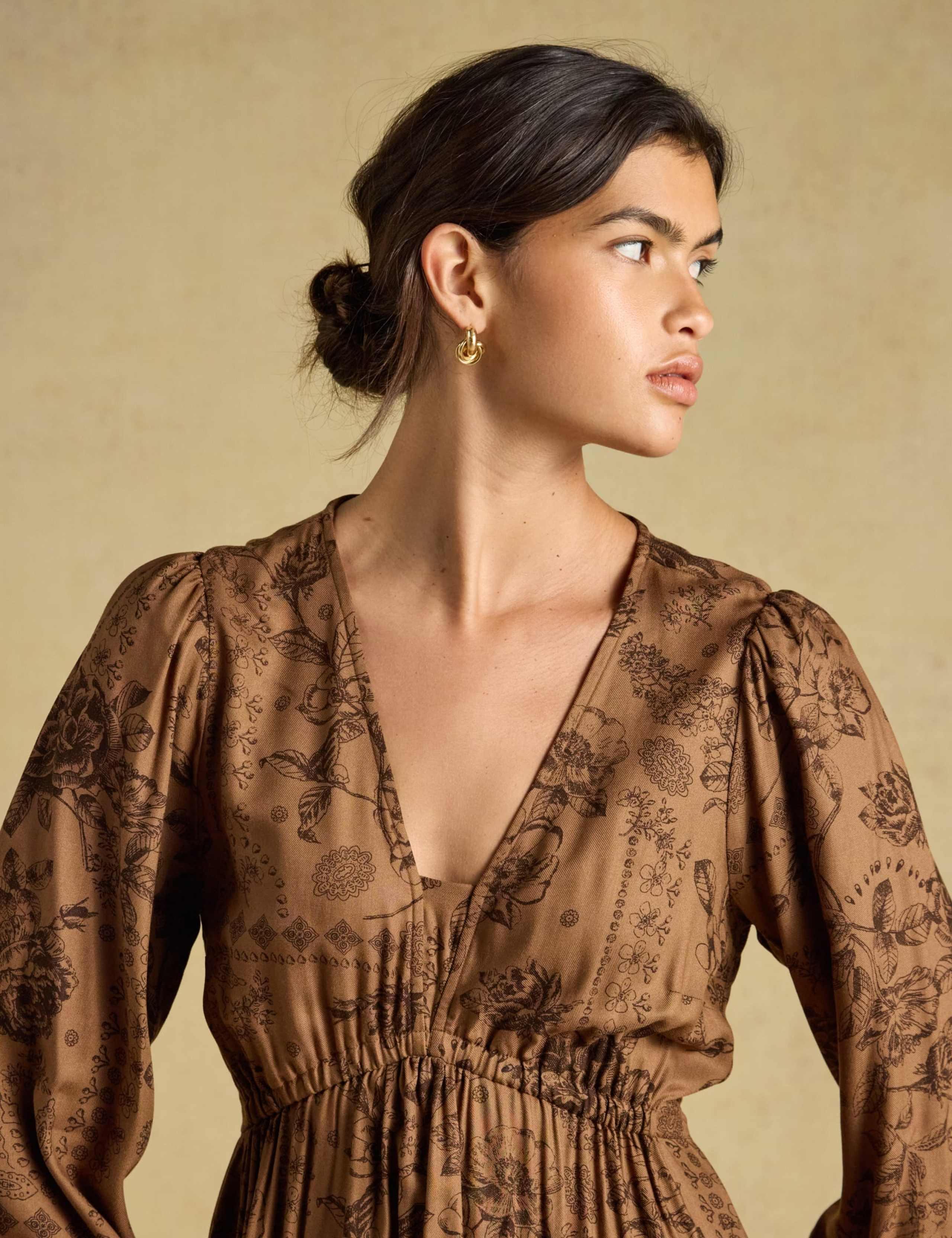 Printed V Neck Midi Dress 5 of 8