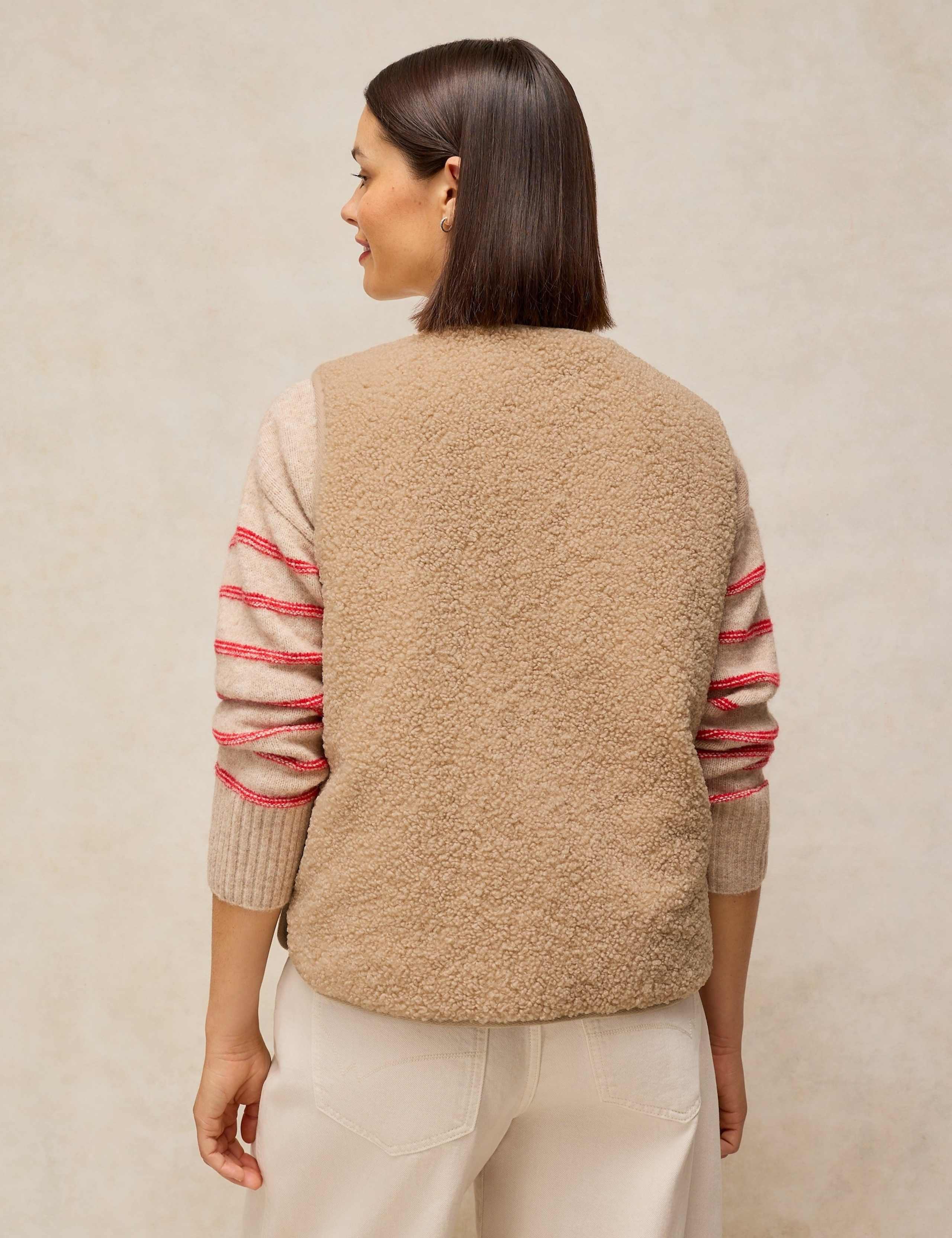 Fleece Reversible Quilted Gilet 4 of 7