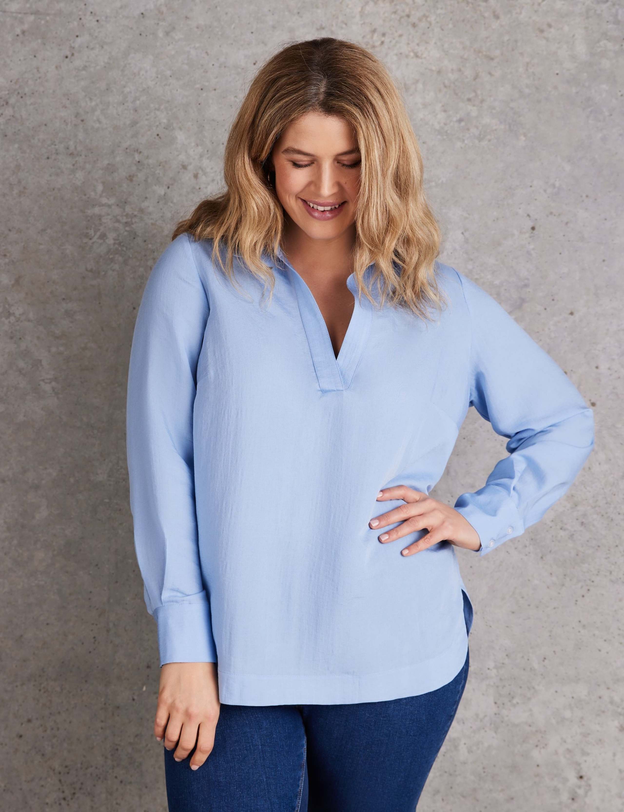 Collared V-Neck Popover Shirt 3 of 4