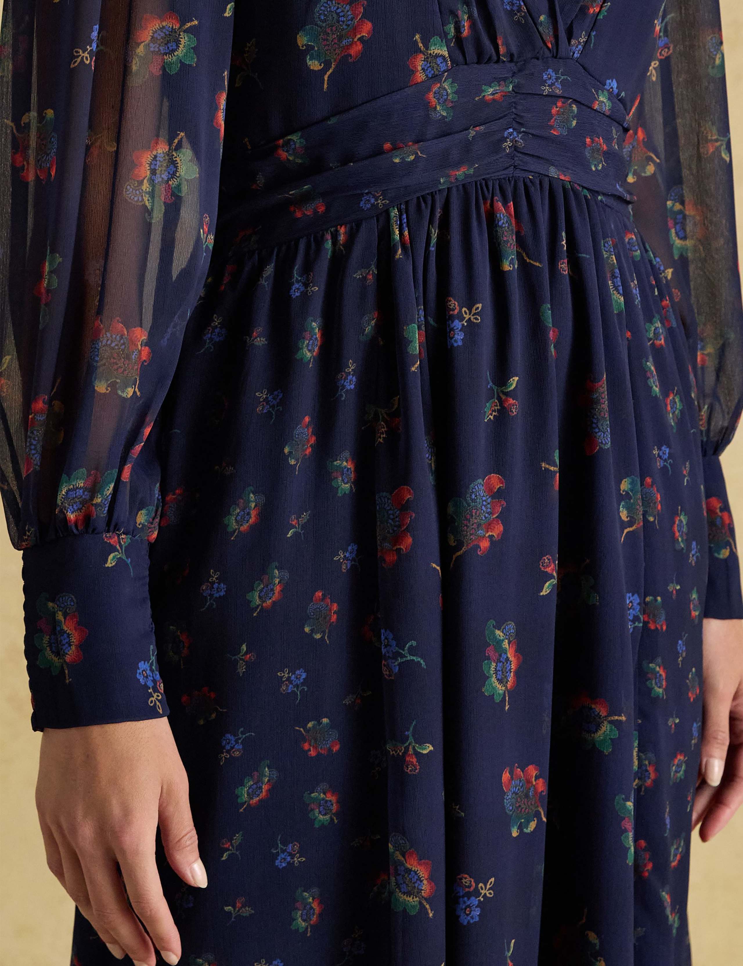 Floral V-Neck Midaxi Wrap Dress 5 of 9