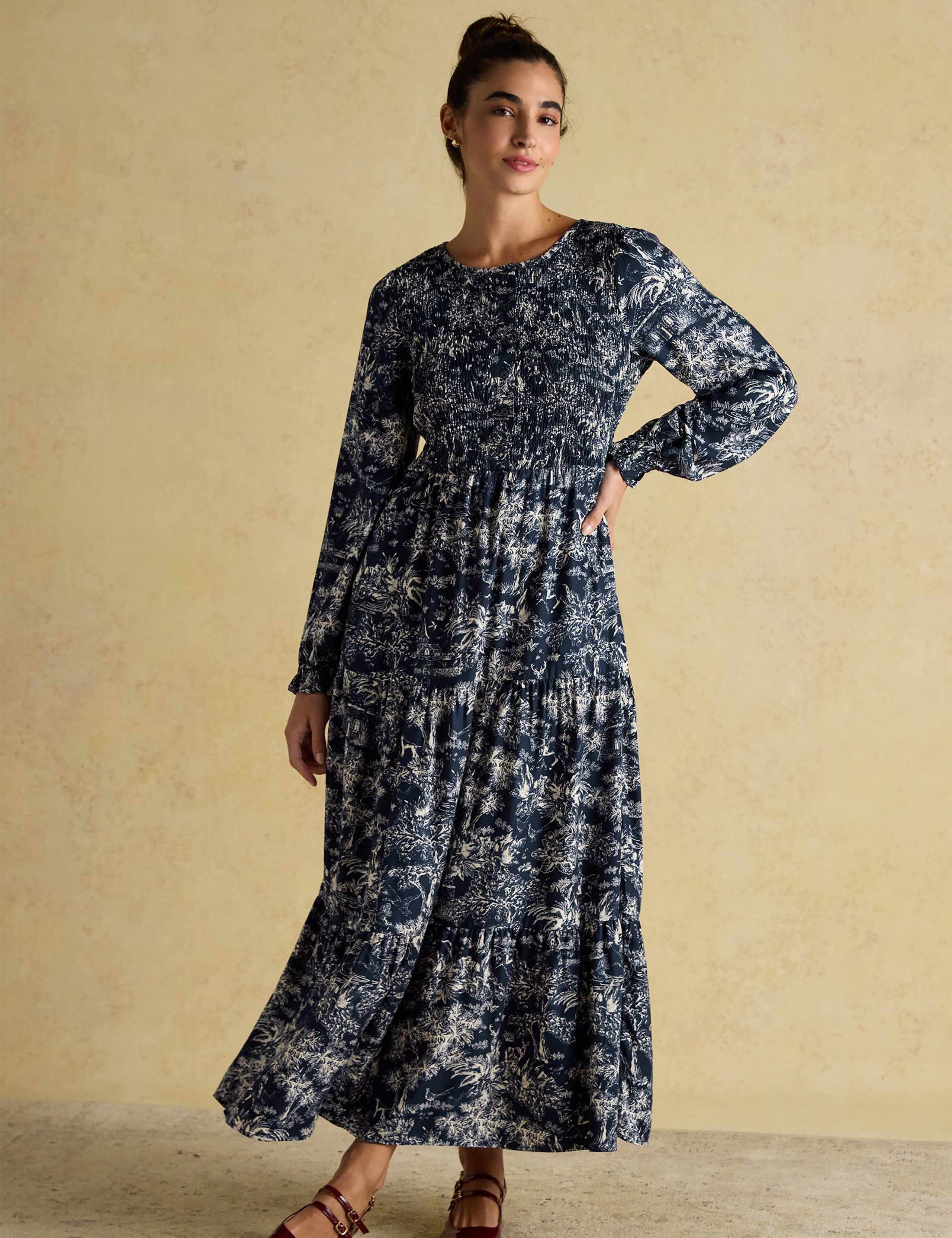 Printed Round Neck Midaxi Tiered Dress 3 of 9