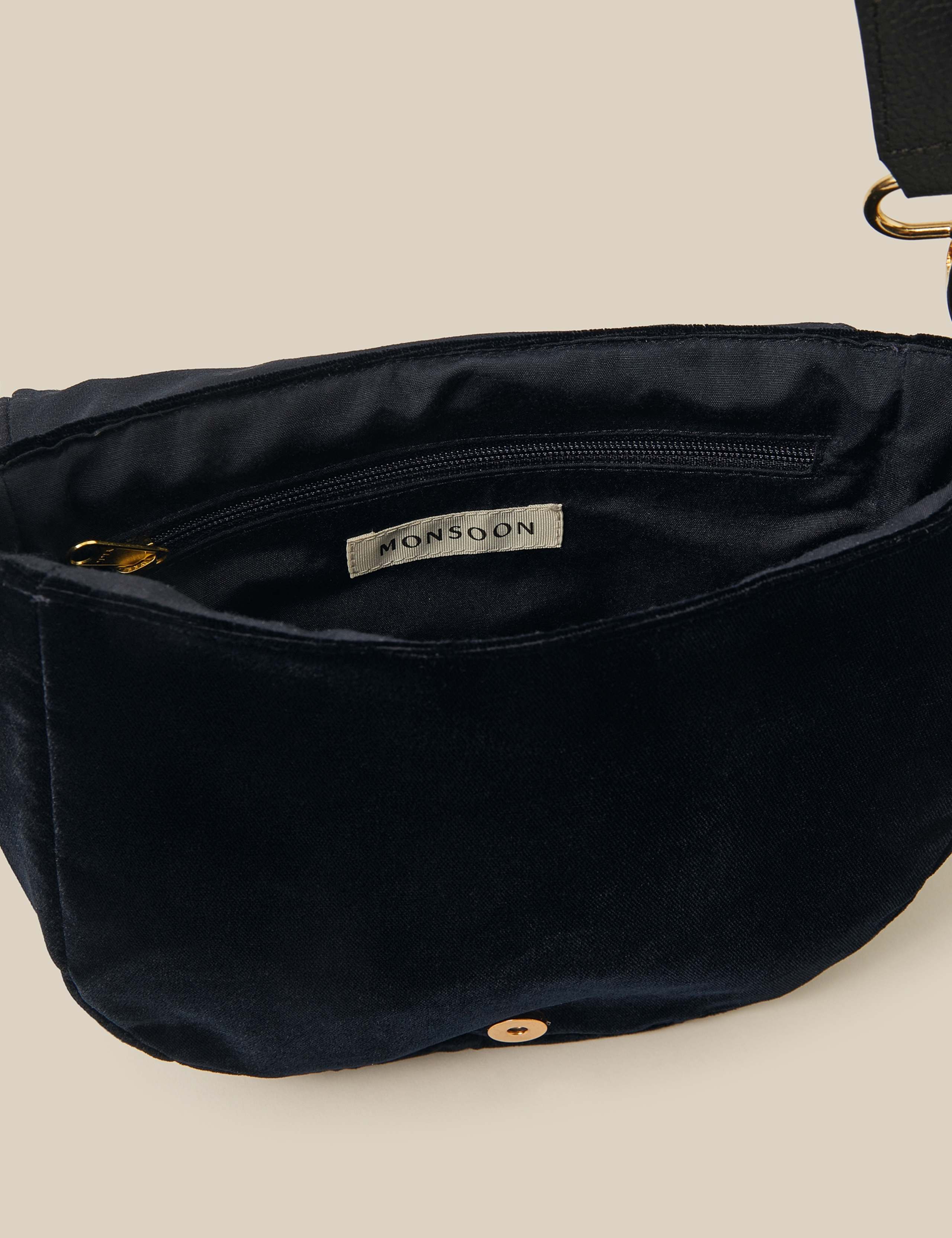Cross Body Saddle Bag 4 of 4