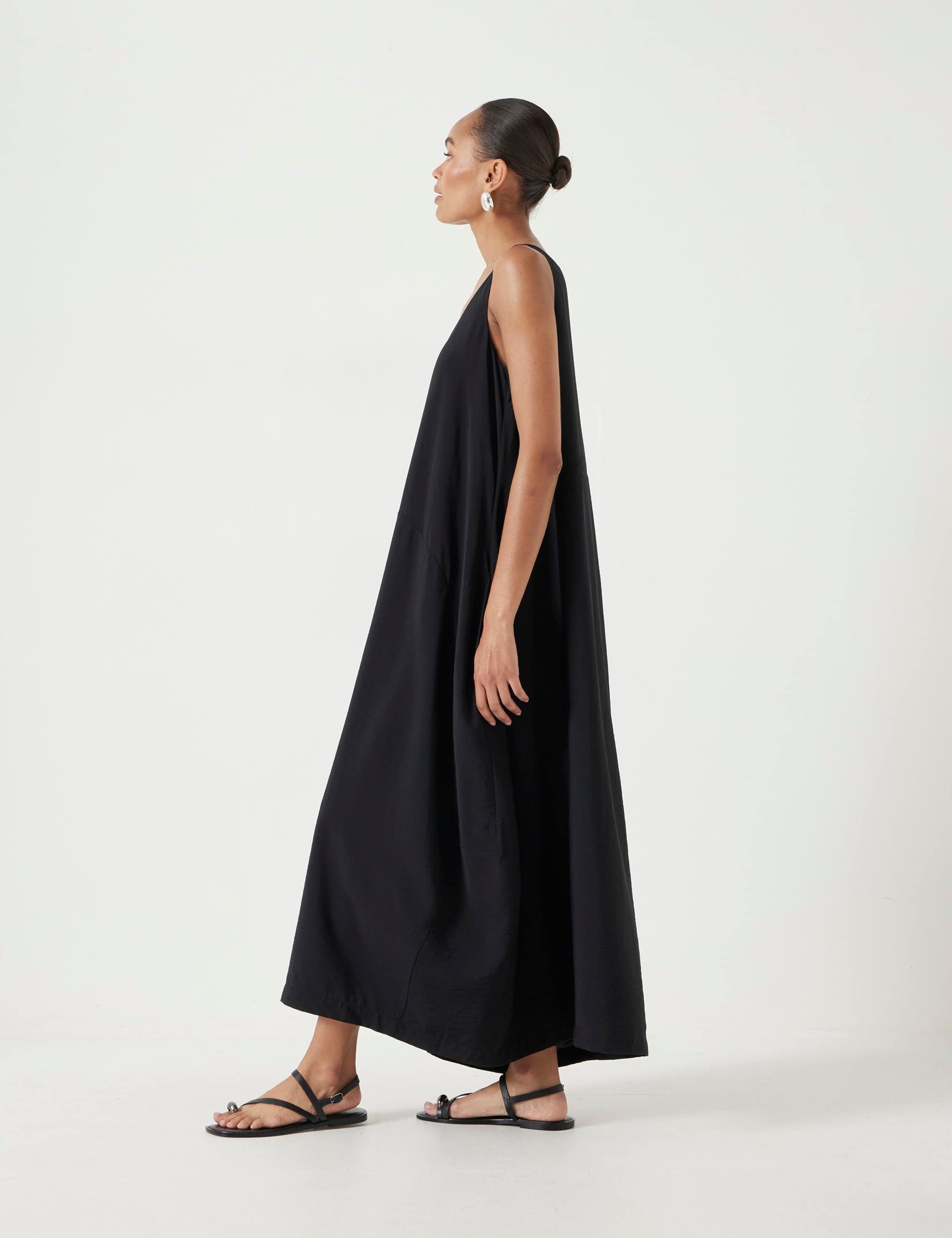 Scoop Neck Maxi Column Dress 3 of 5