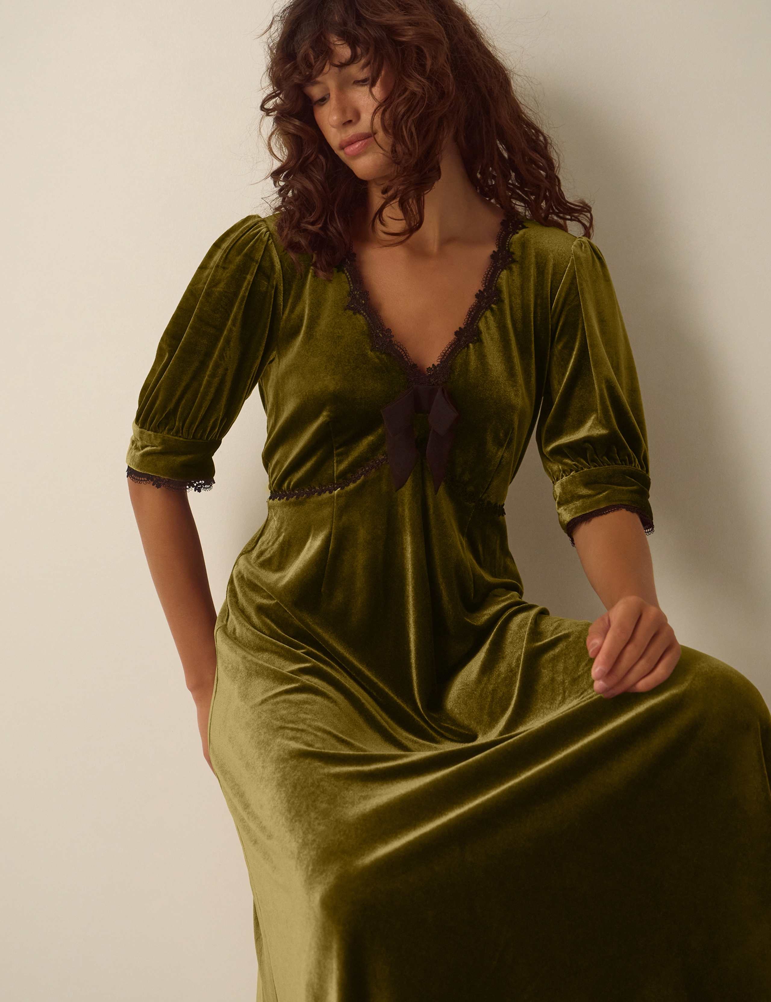 Velvet Puff Sleeve V-Neck Midi Tea Dress 4 of 5