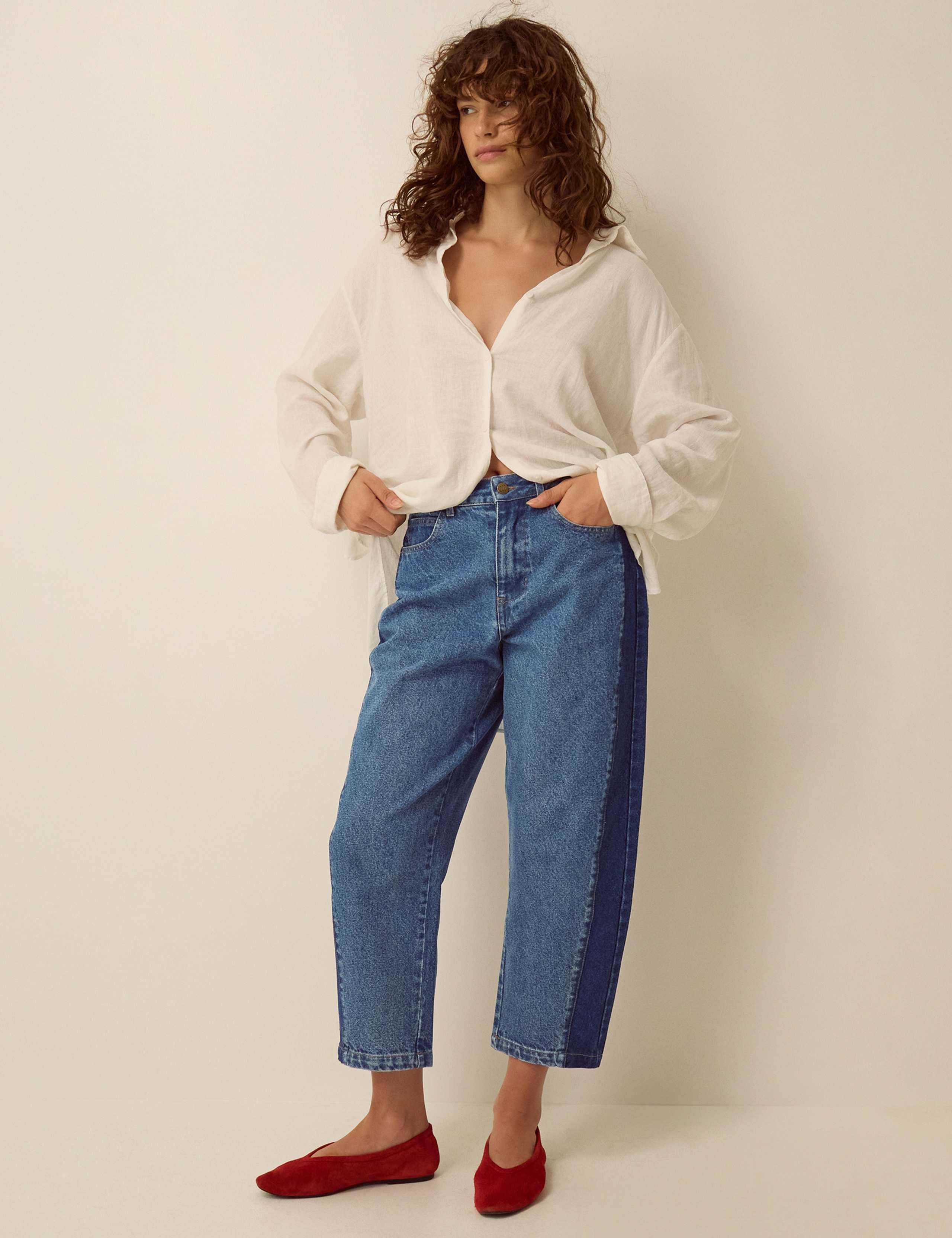 Mid Rise Side Panel Barrel Jeans 2 of 4