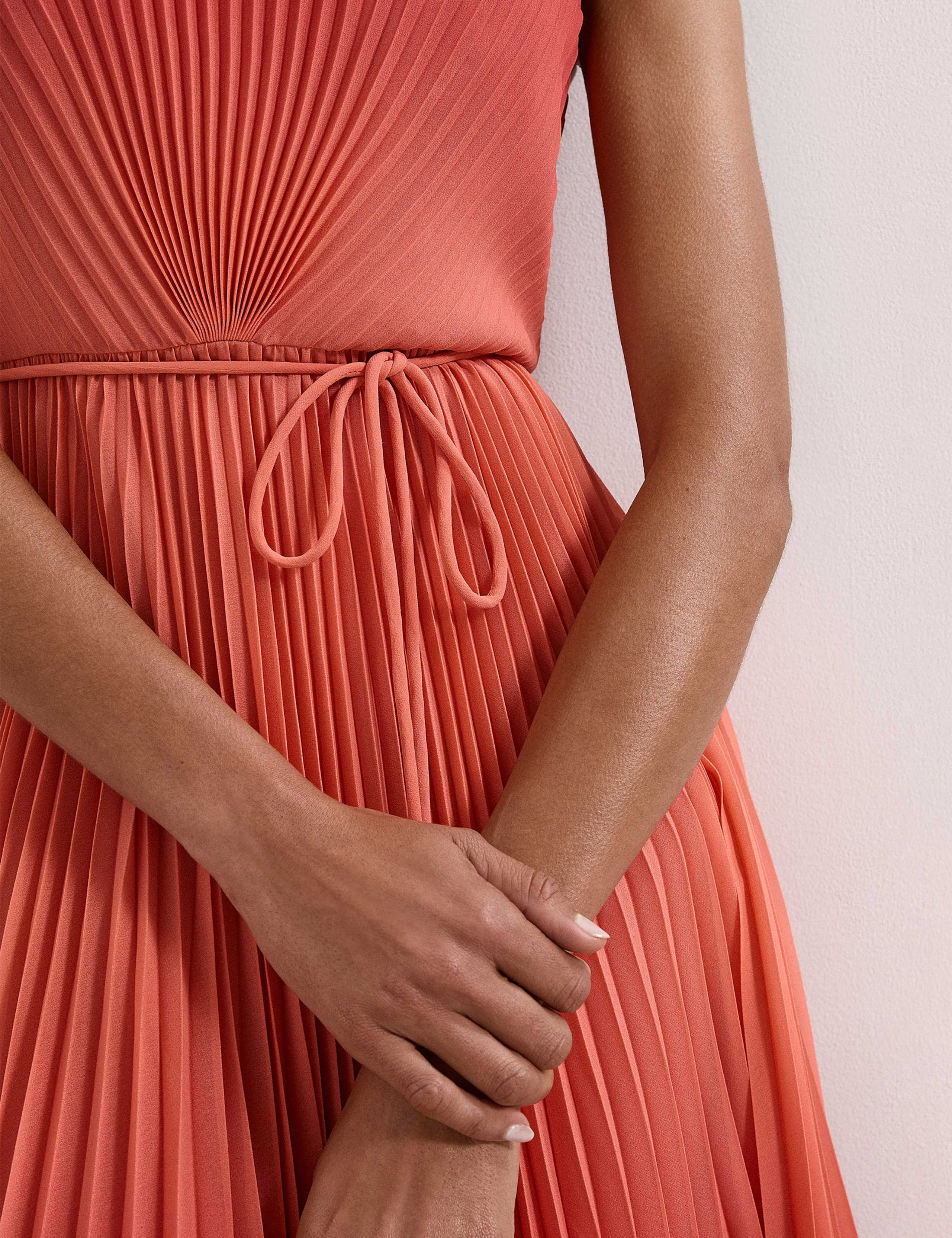 Ombré Crew Neck Pleated Midi Skater Dress 4 of 7