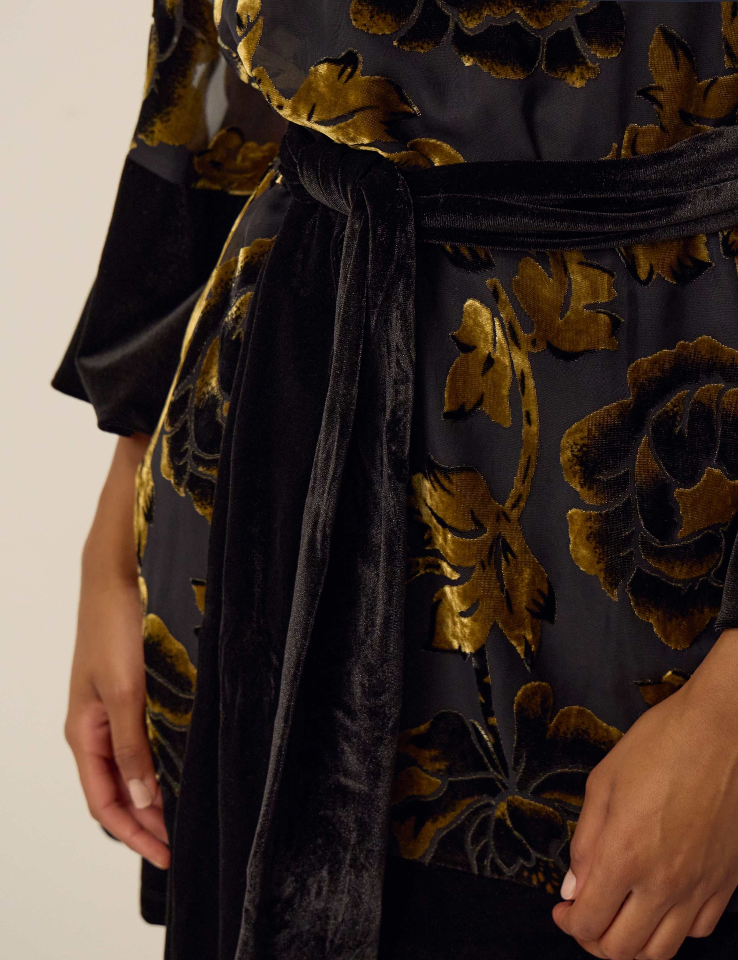 Printed Scoop Neck Zip Up Knee Length Dress 4 of 4