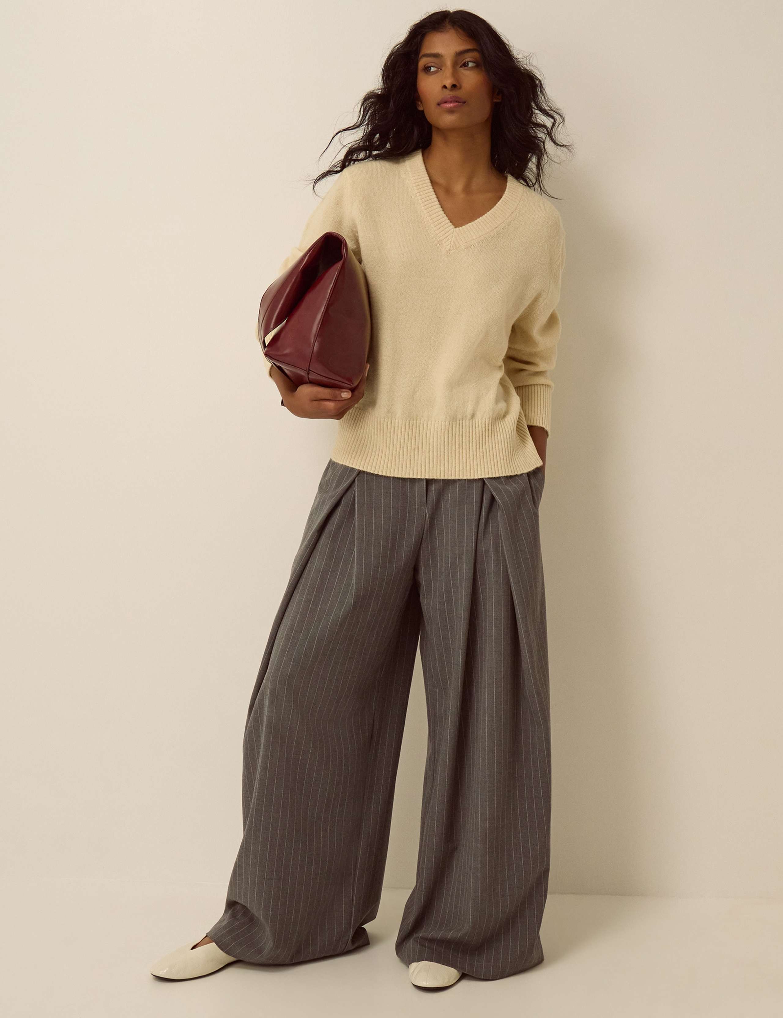 V-Neck Jumper 2 of 4