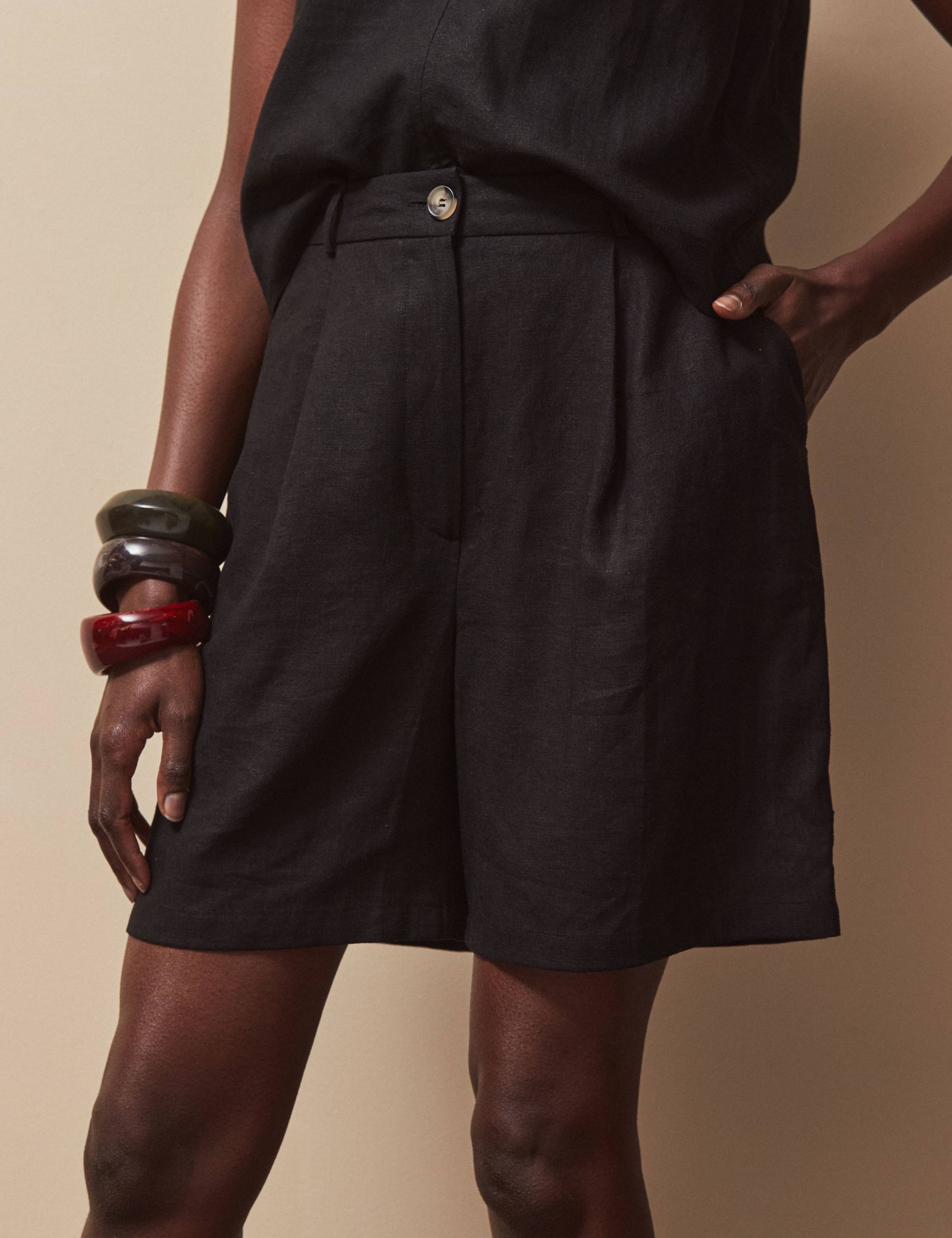 Linen Rich High Waisted Pleat Front Shorts 4 of 4