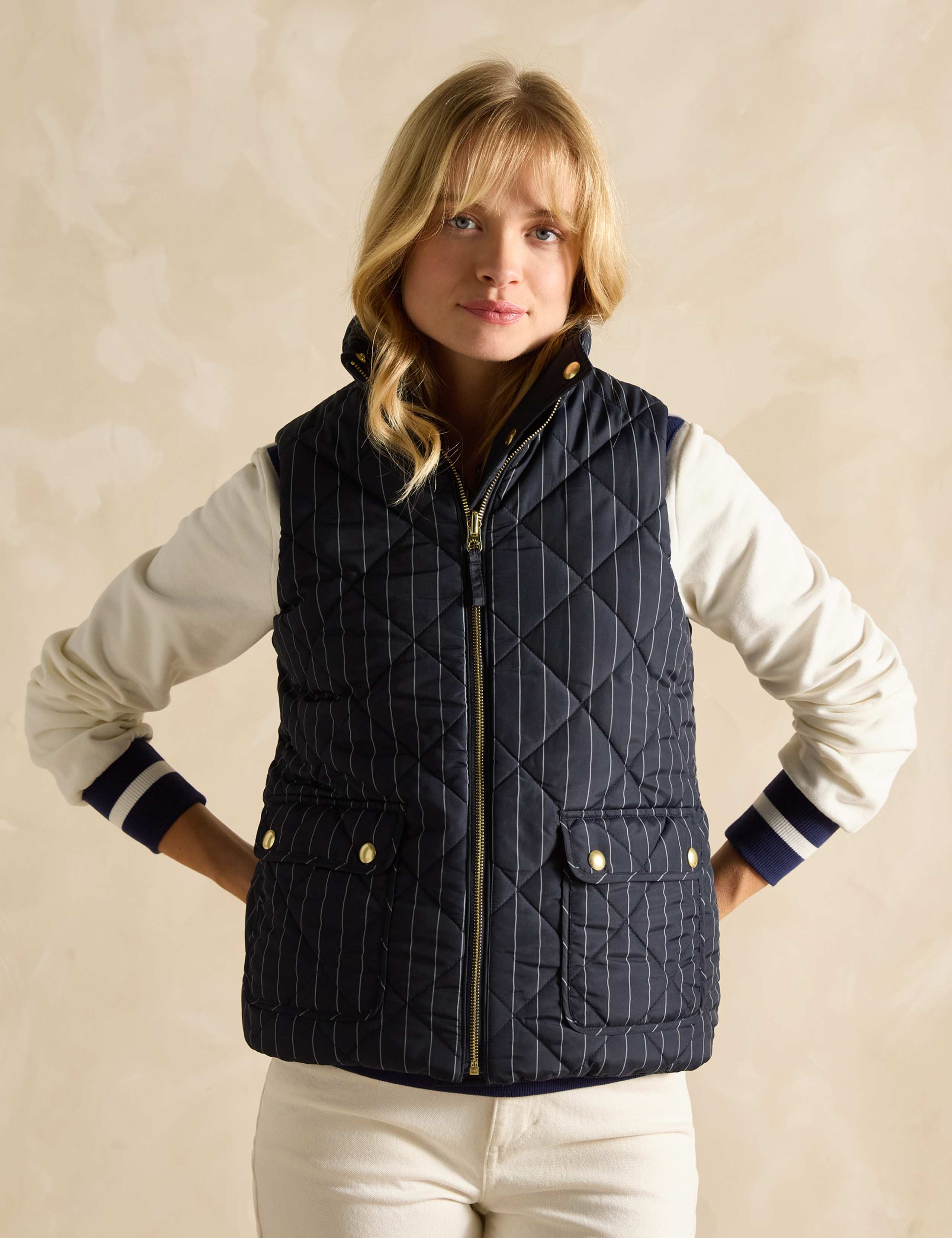 Showerproof Reversible Funnel Neck Gilet 2 of 8
