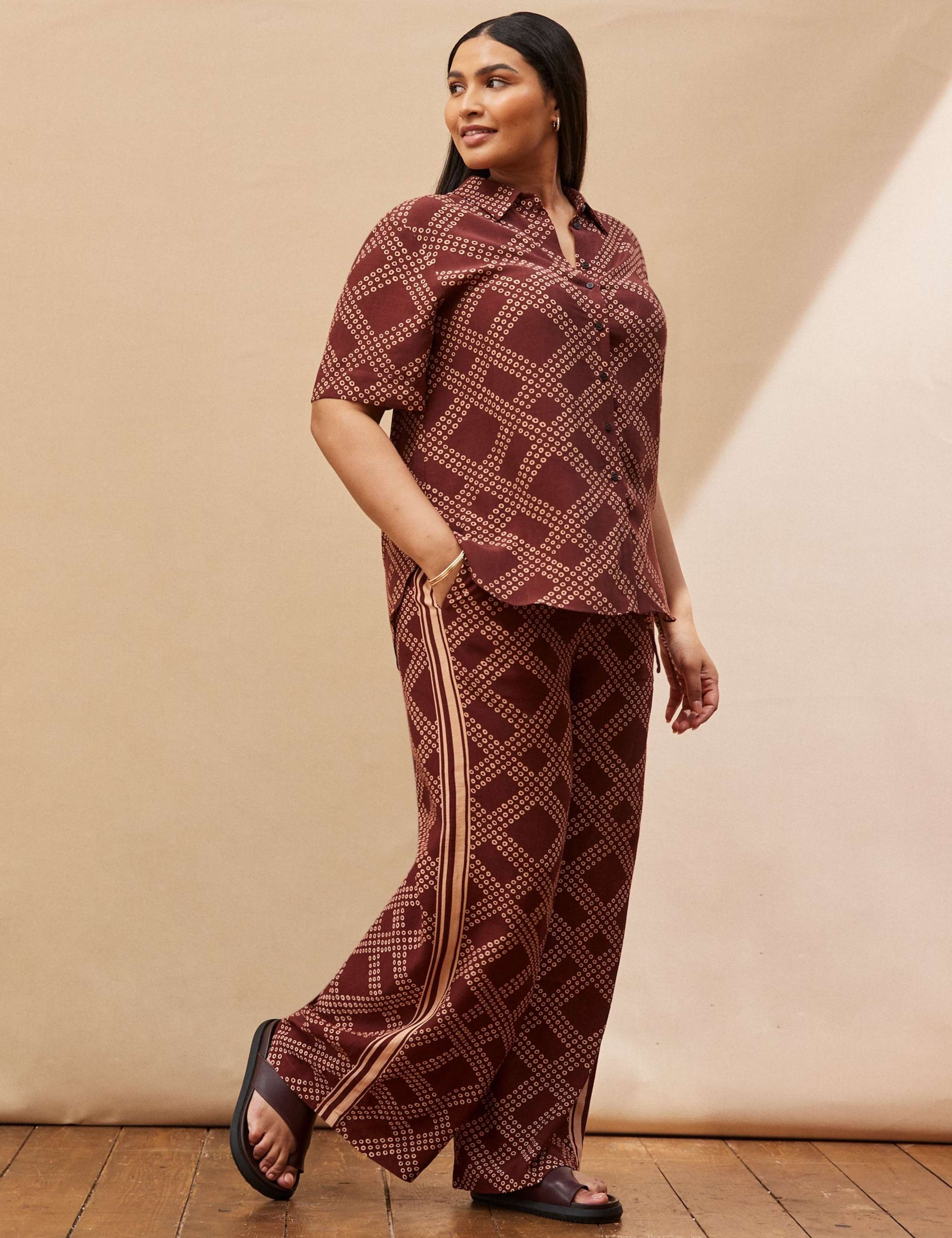 Printed Elasticated Waist Wide Leg Trousers 3 of 3