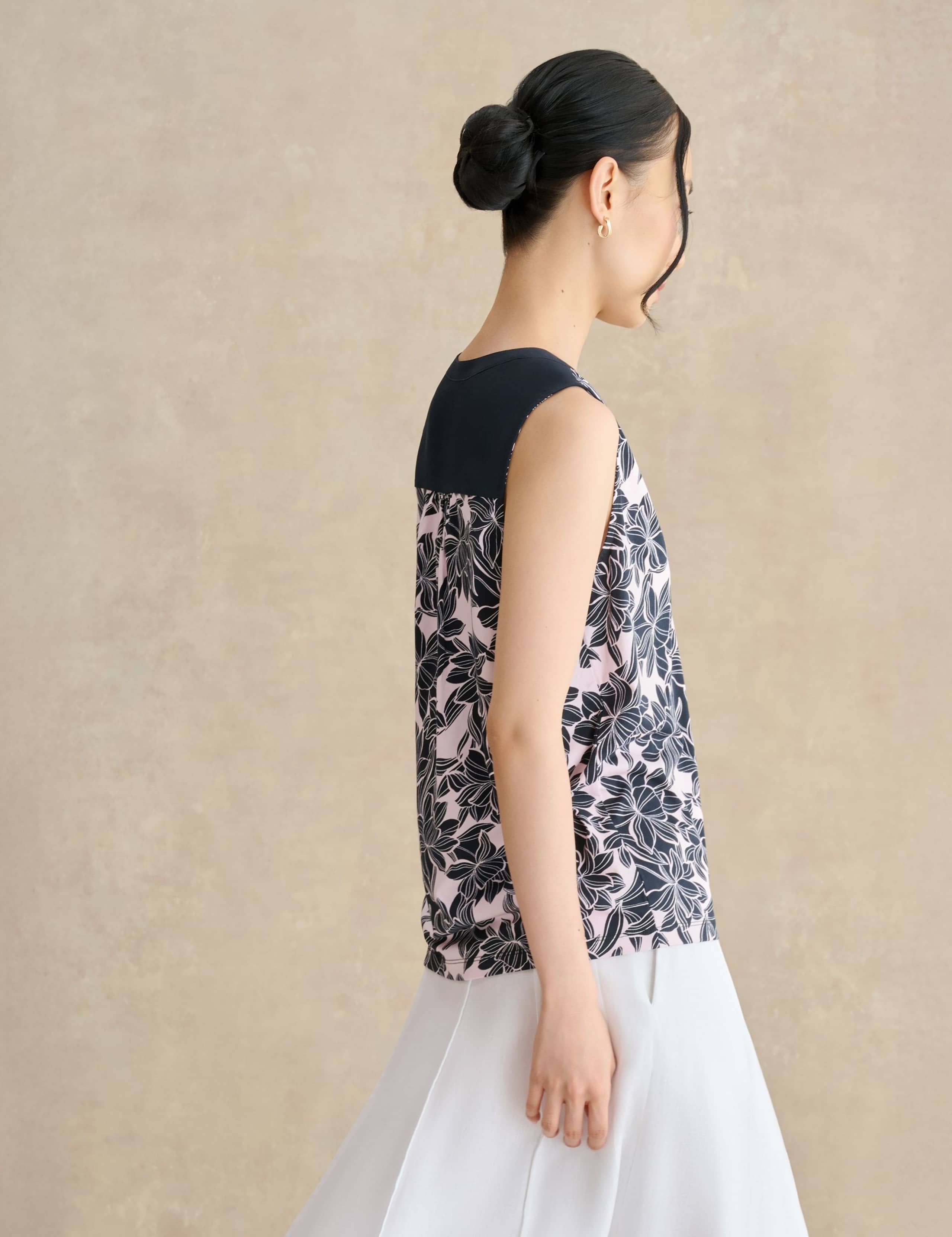 Cotton Blend Floral V-Neck Vest 4 of 5