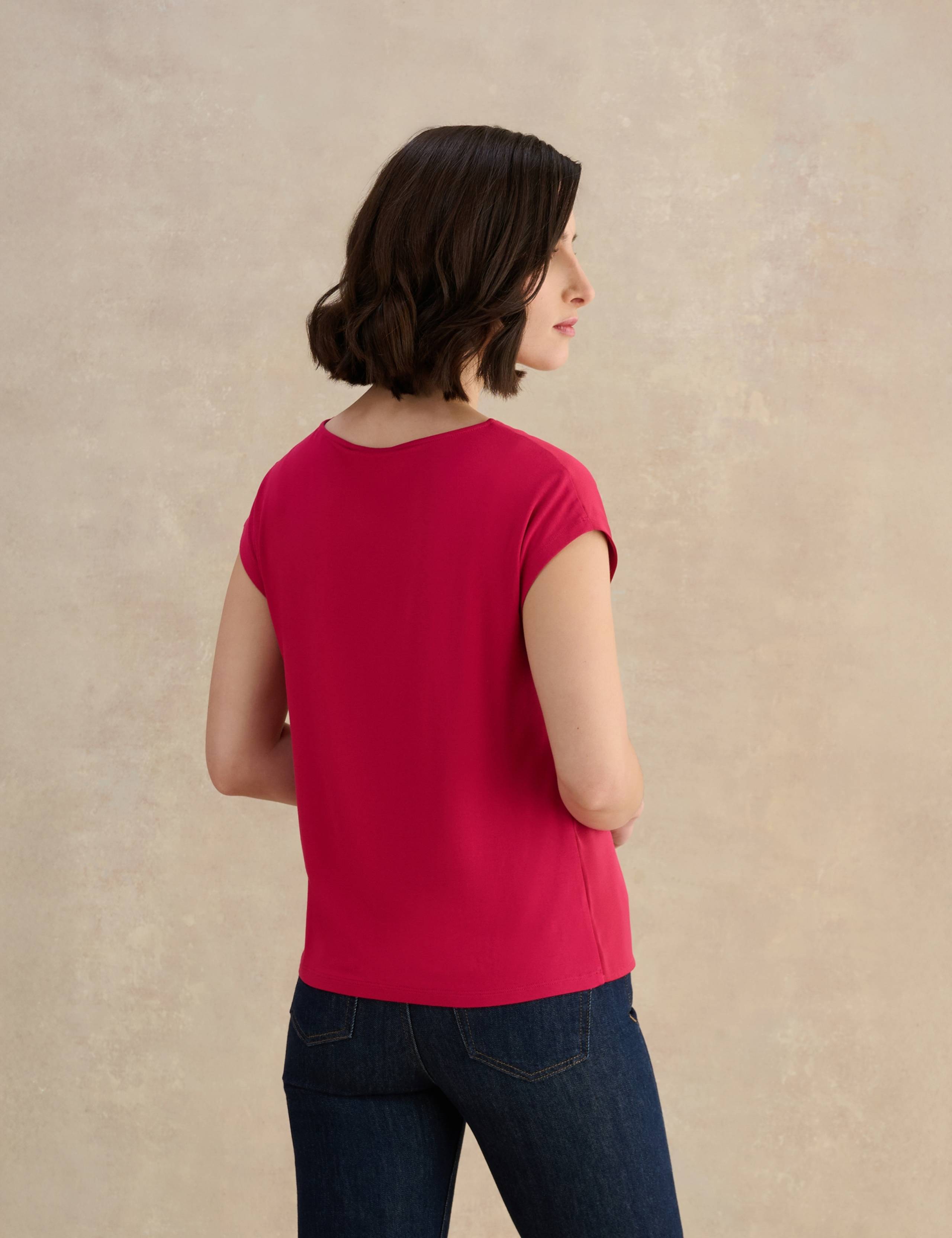 Pleat Detail Top 4 of 5