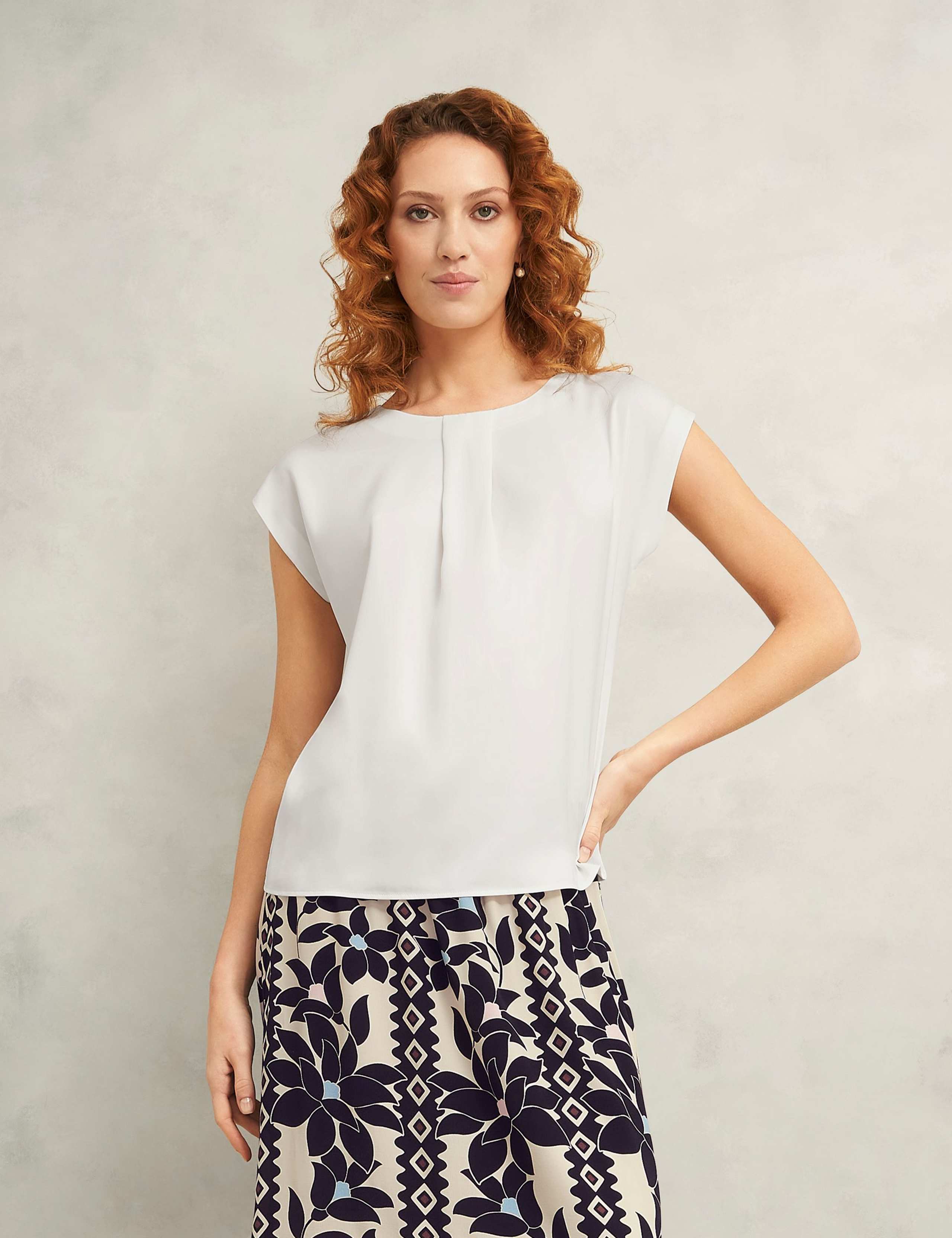 Pleat Detail Top 3 of 6