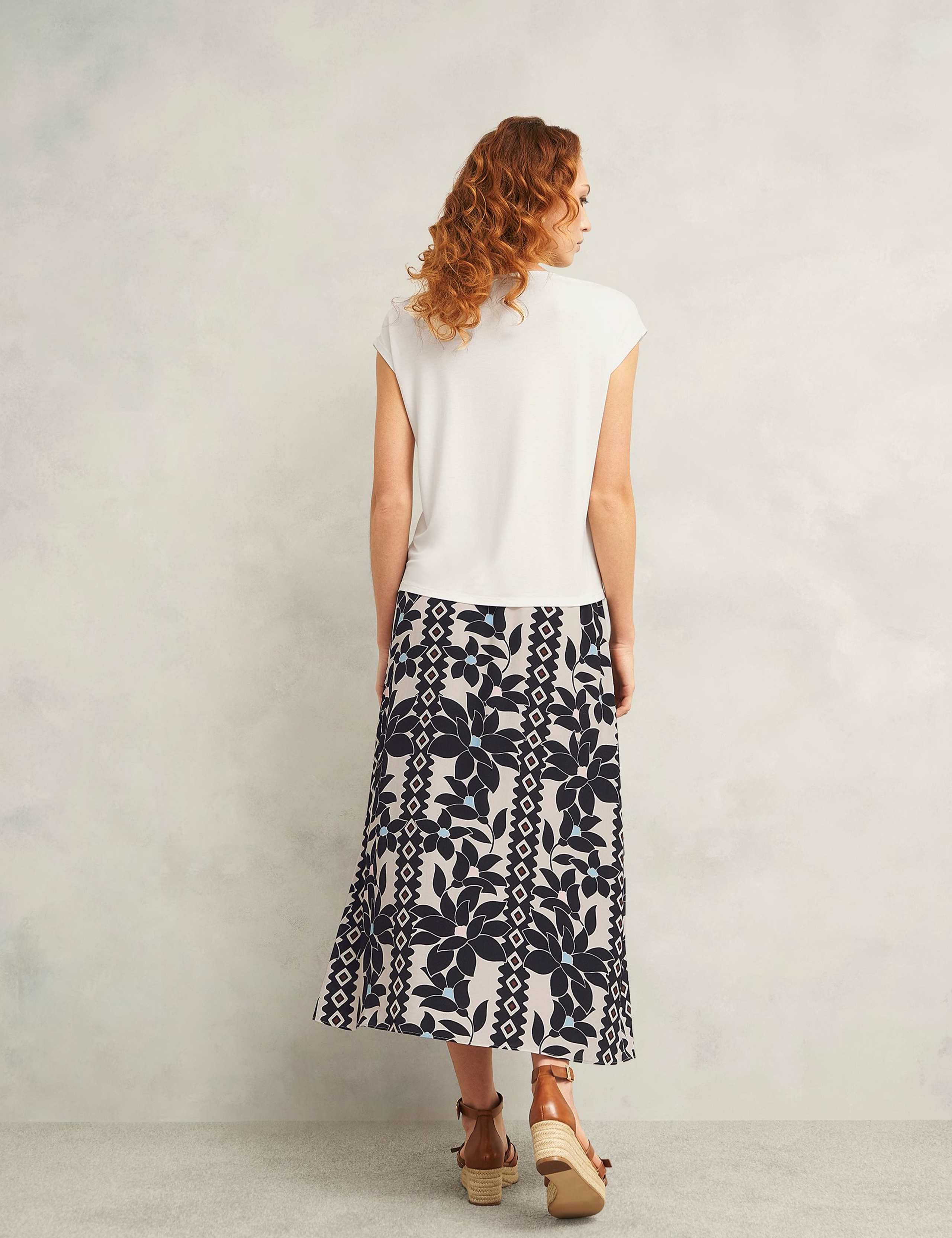 Pleat Detail Top 5 of 6