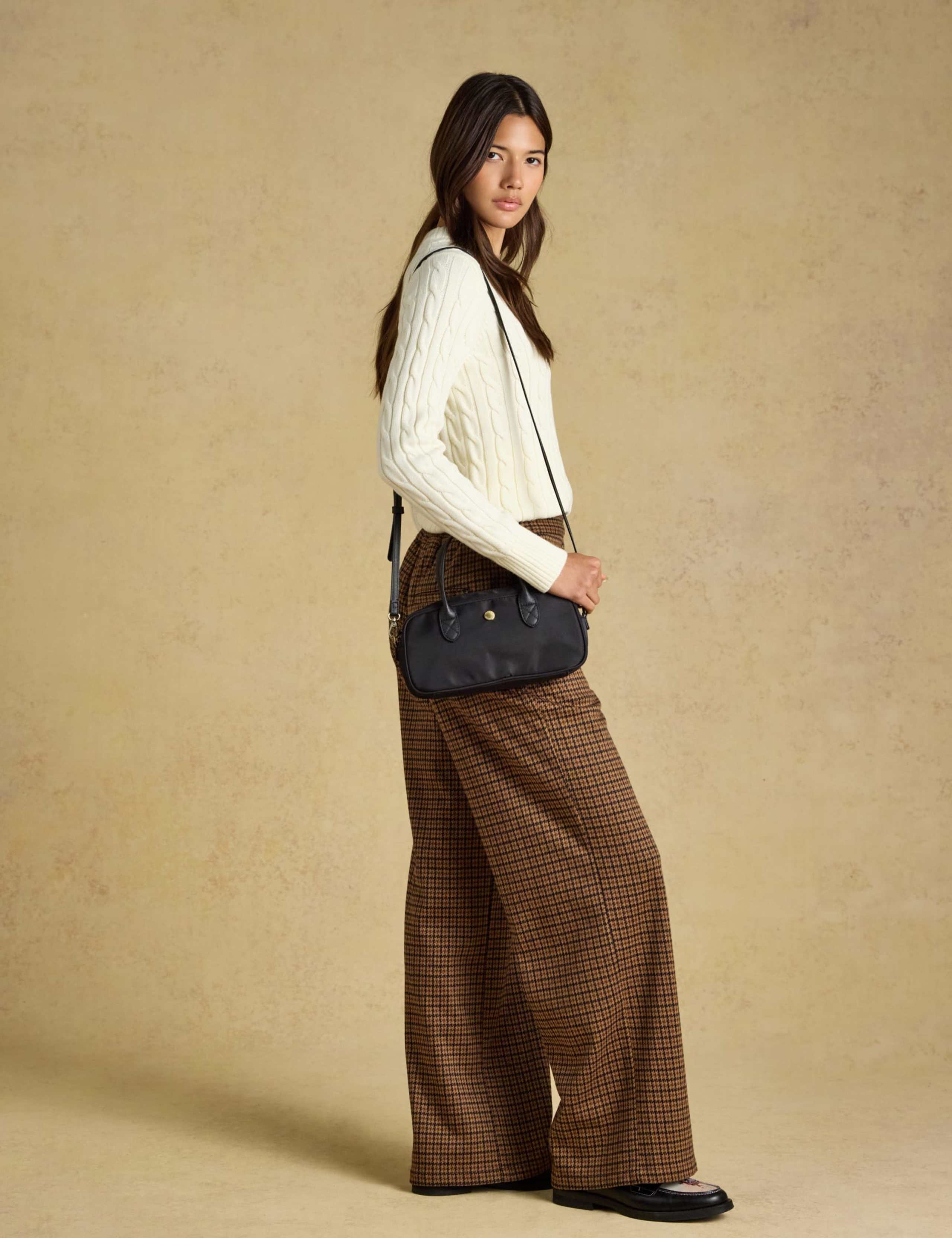 East West Structured Cross Body Bag 6 of 8