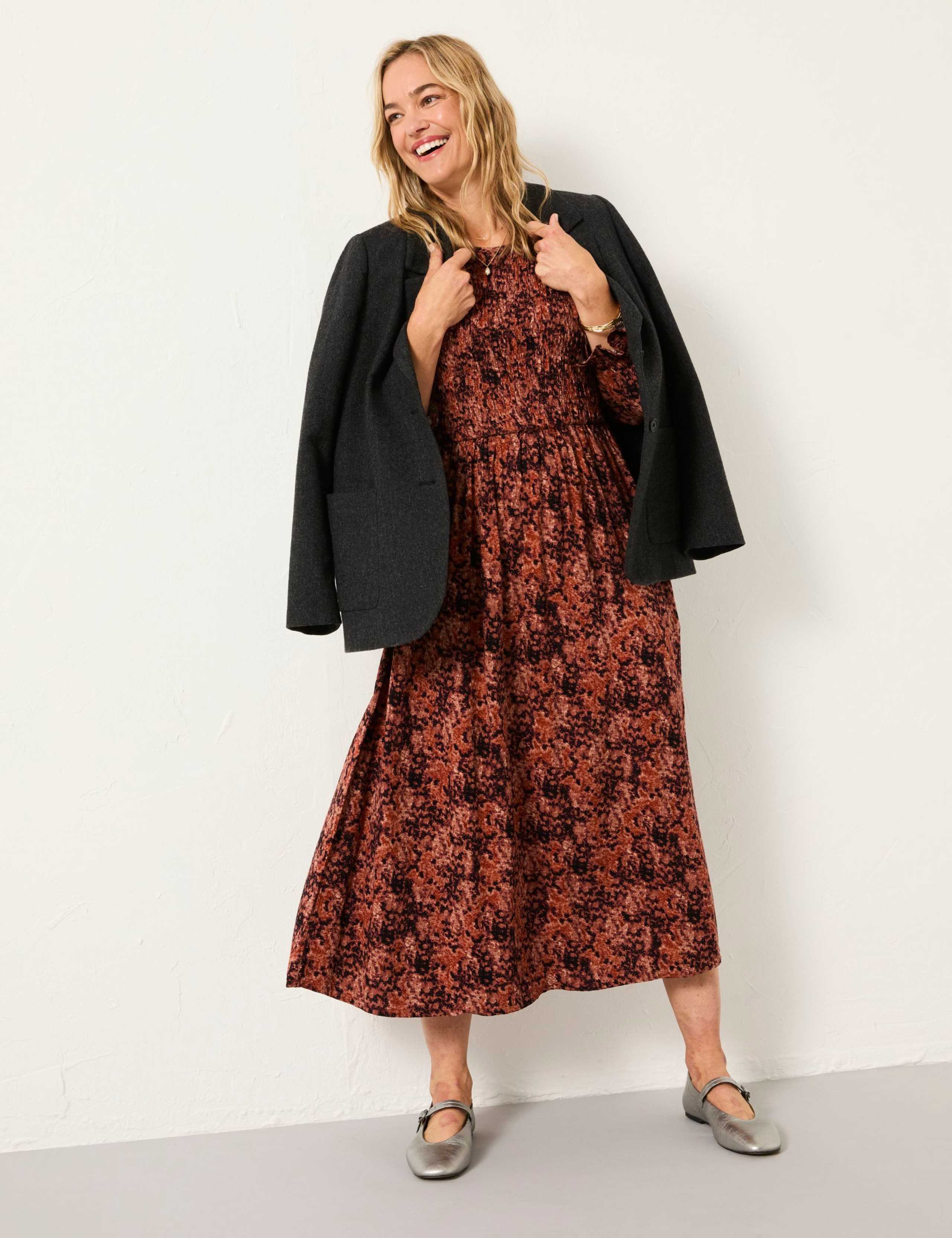 Printed Round Neck Midi Shirred Dress 5 of 6