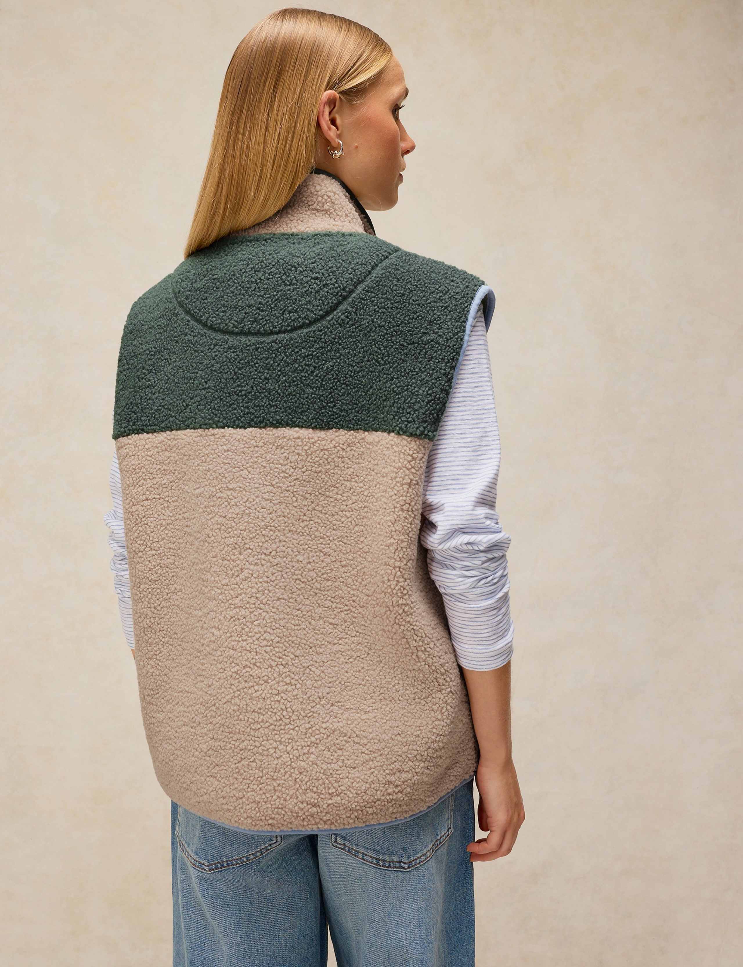 Borg Printed Gilet 3 of 6