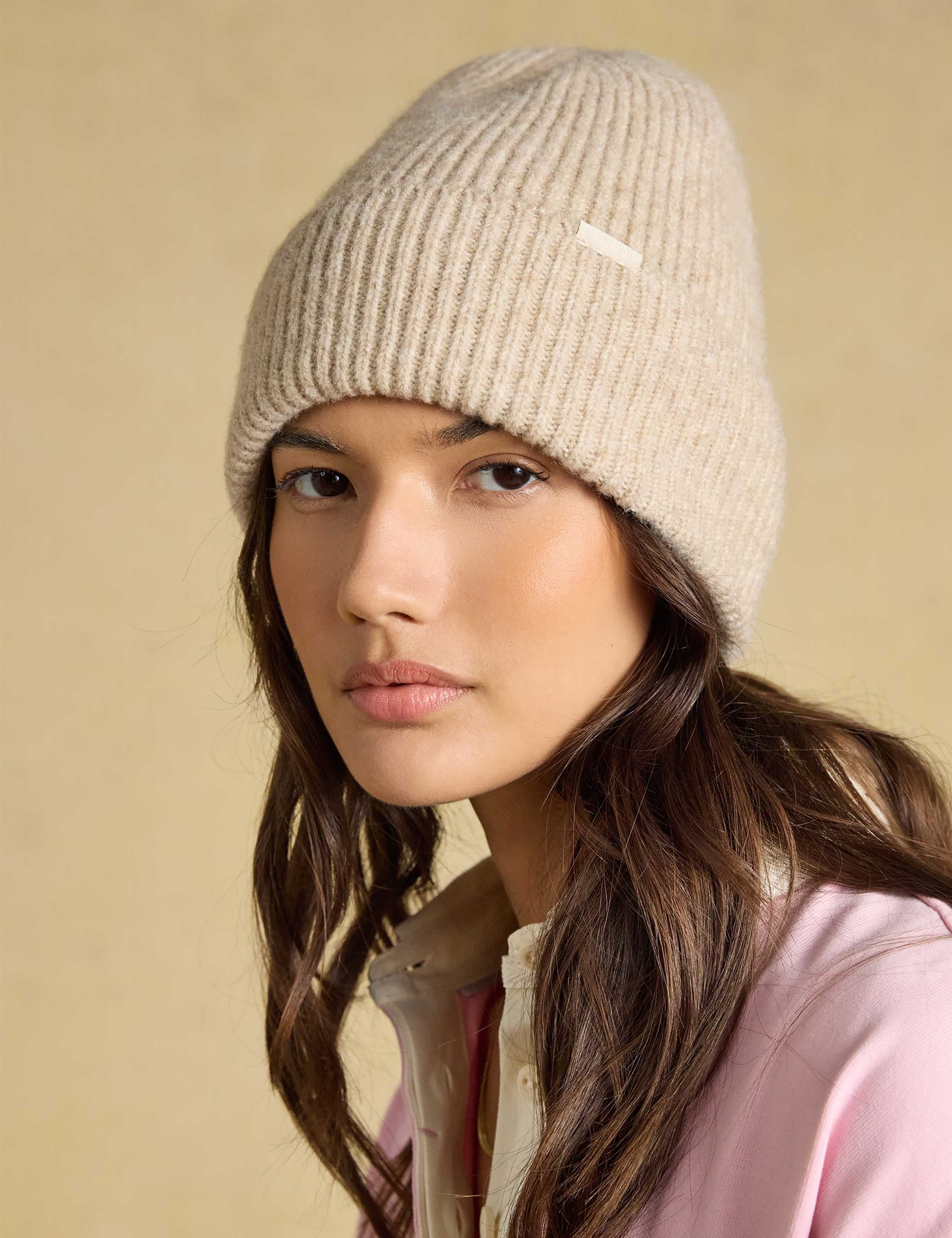 Knitted Textured Beanie Hat 4 of 6
