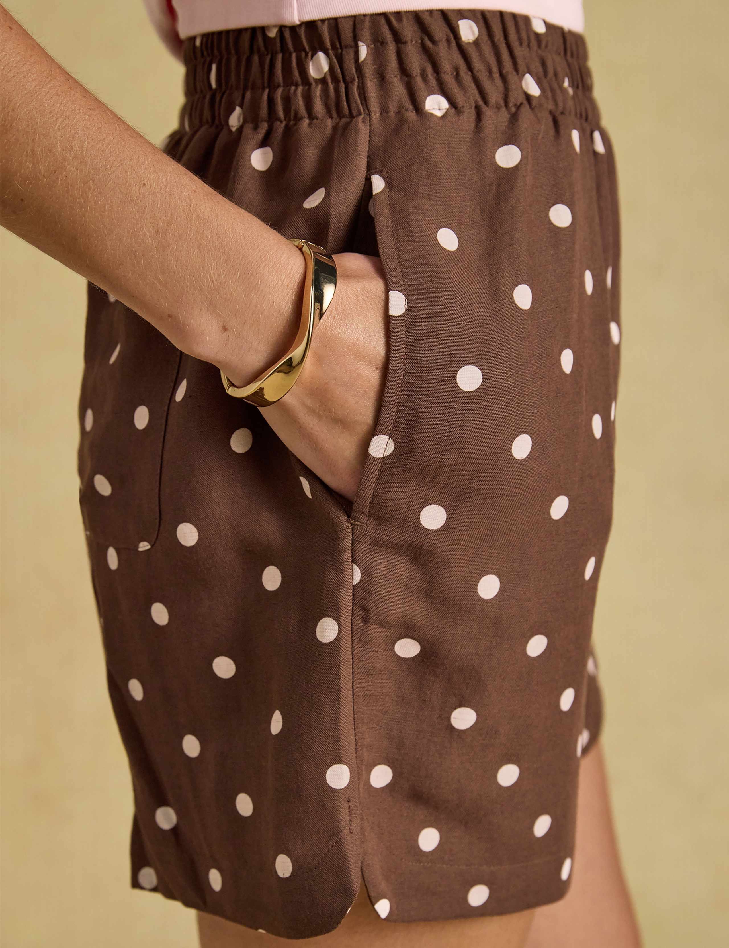 Polka Dot Pull On Shorts With Linen 4 of 8