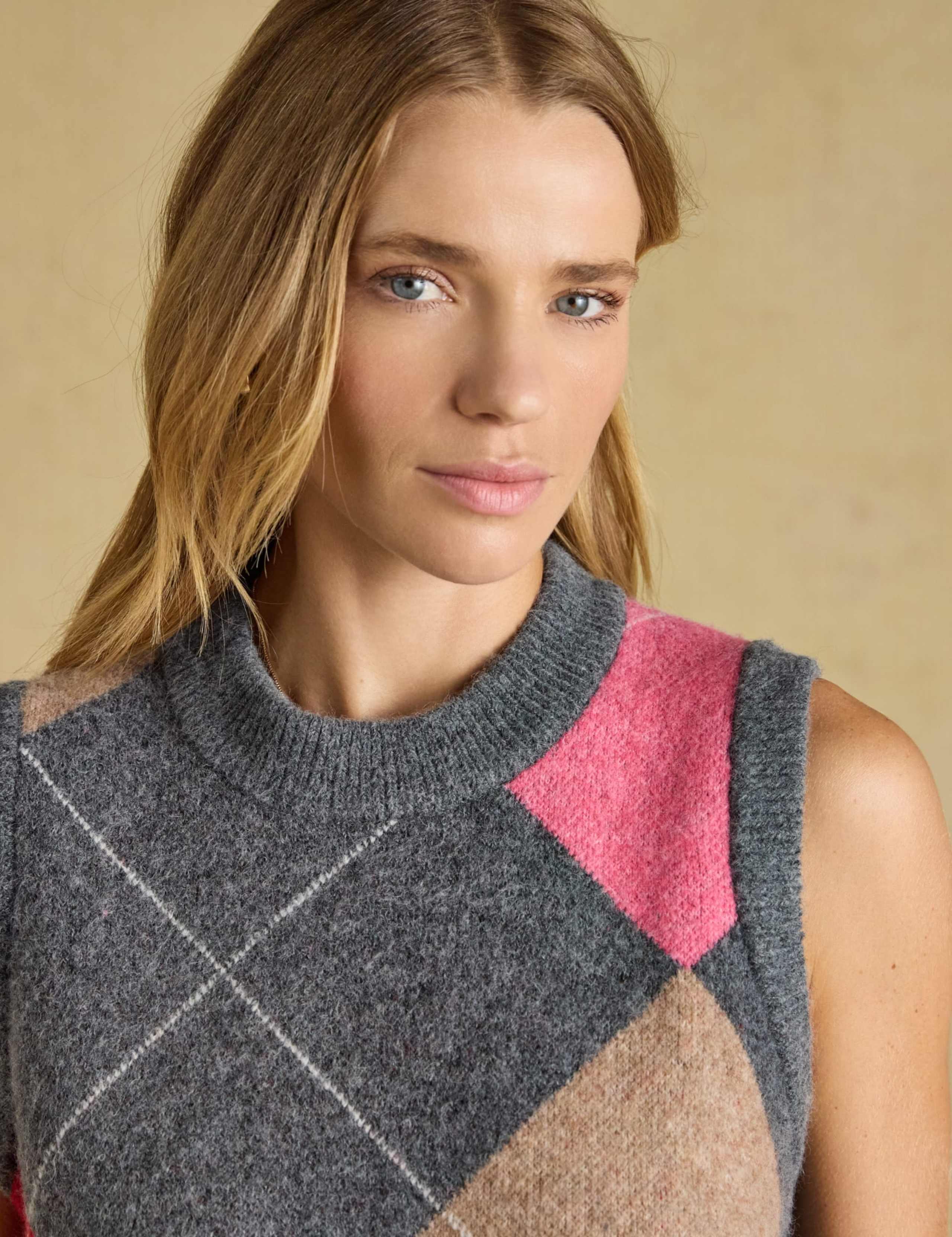 Argyle Knitted Vest 3 of 7