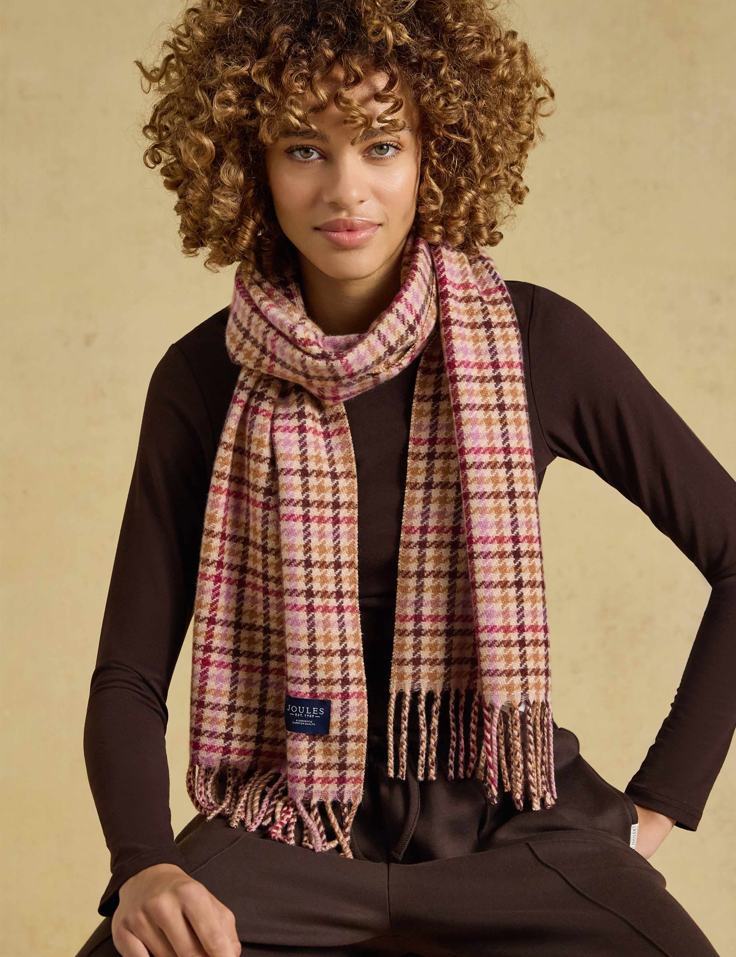 Houndstooth Scarf 3 of 6