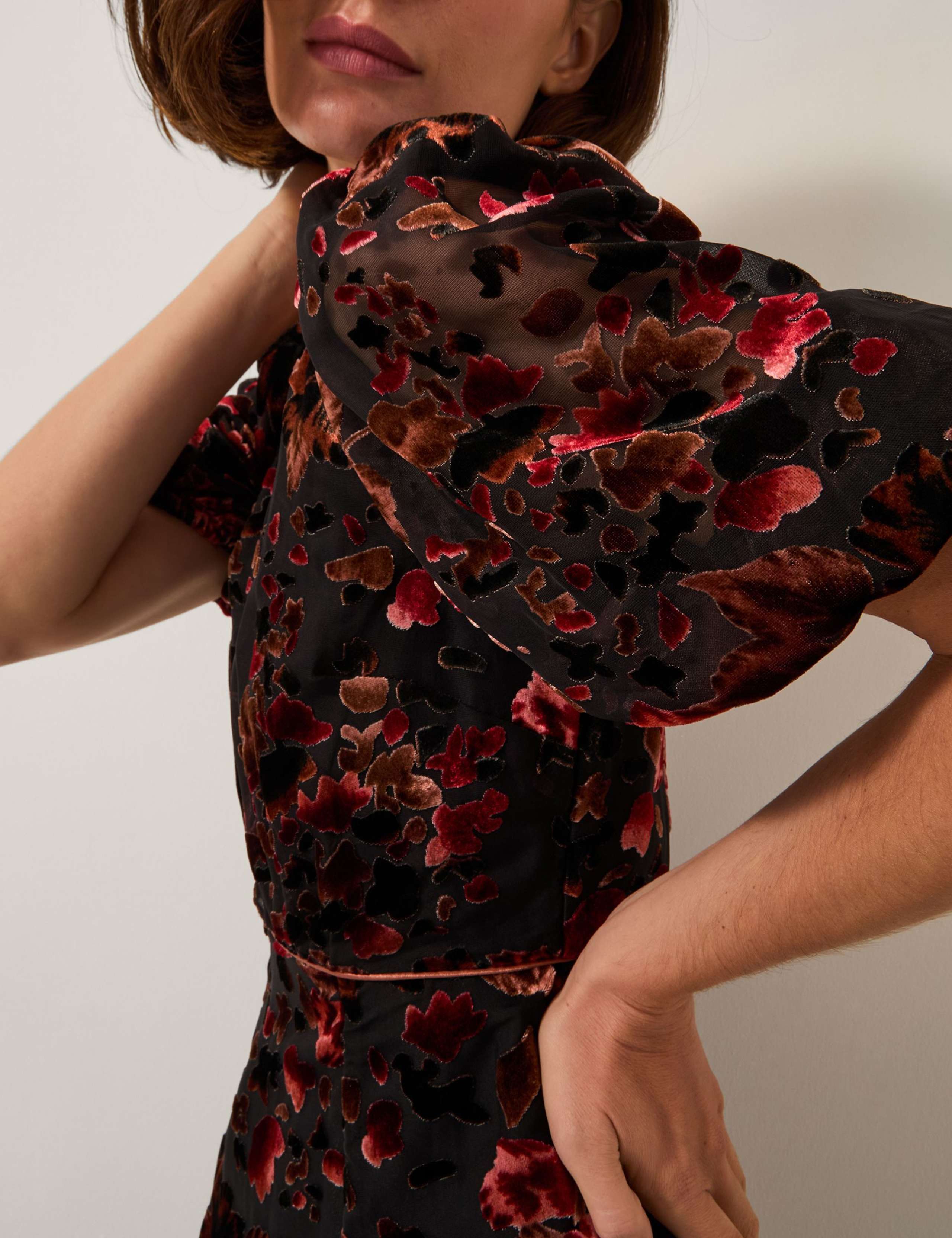 Scoop Neck Floral Midi Tea Dress 5 of 6