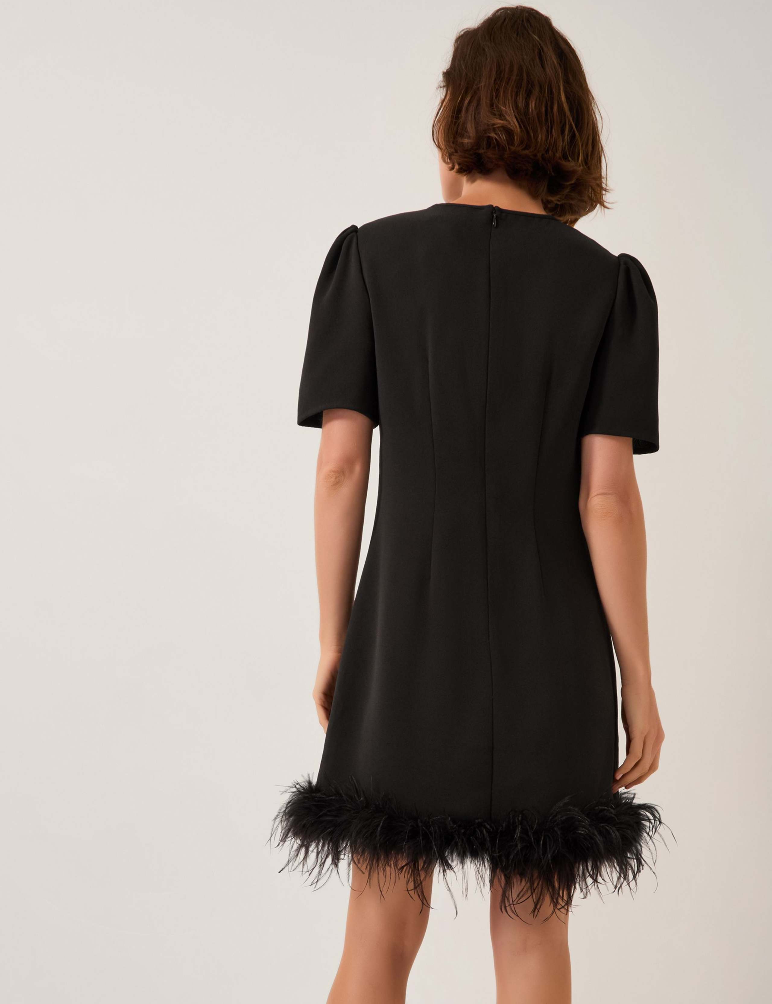 Scoop Neck Knee Length Shift Dress 4 of 5