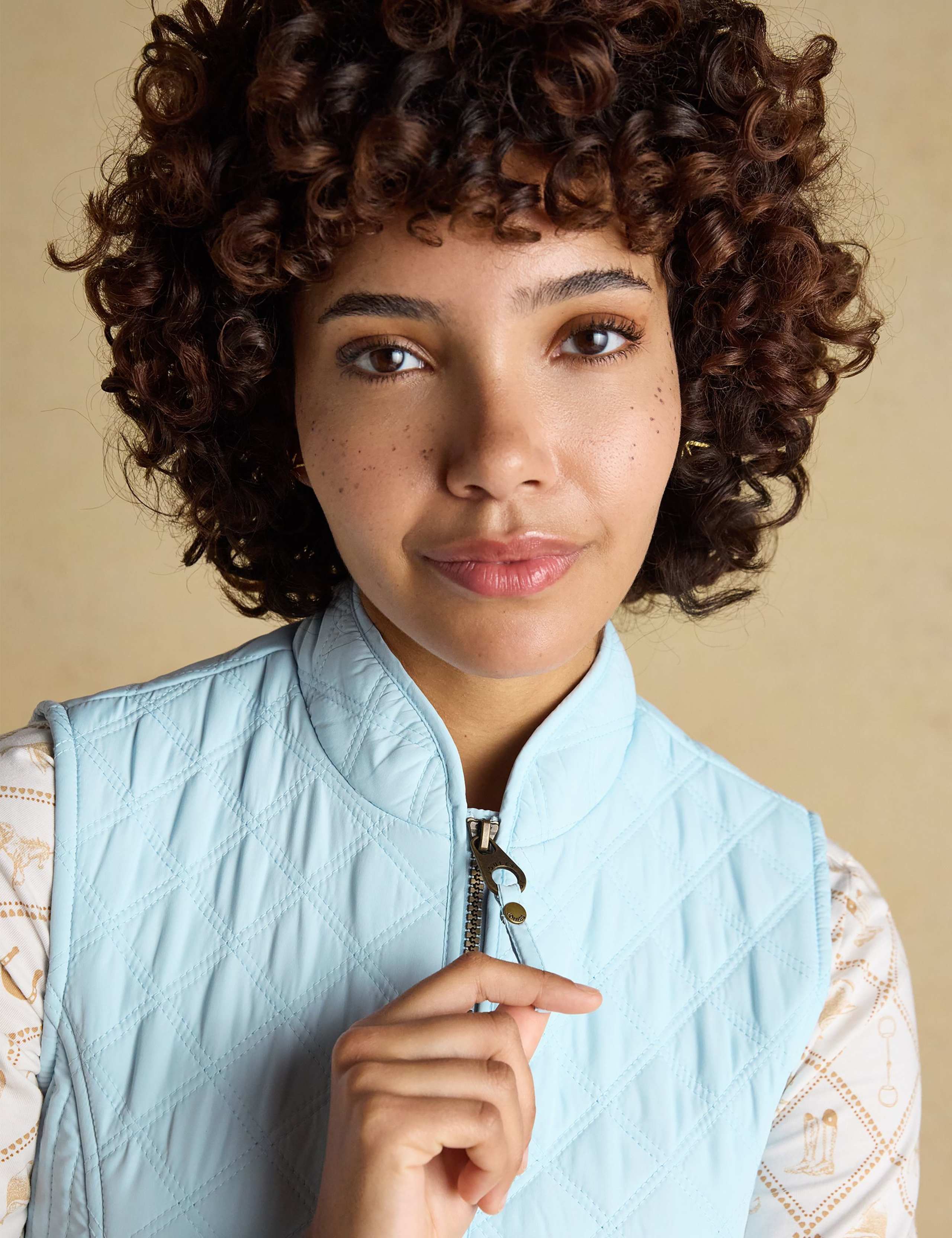 Showerproof Quilted Zip Through Gilet 6 of 9