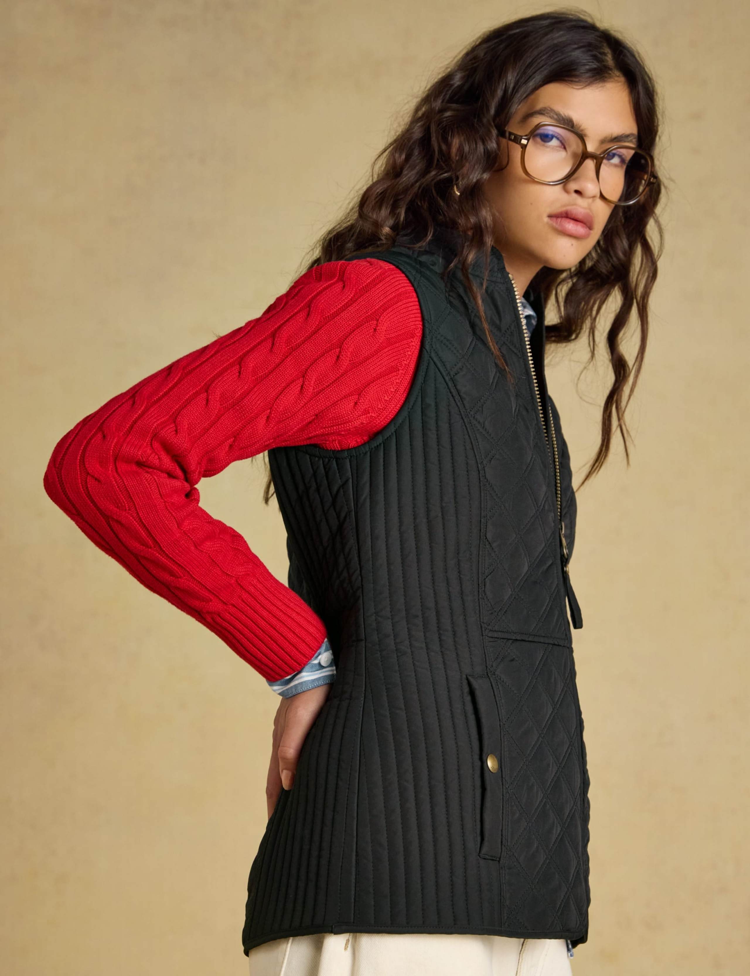 Showerproof Quilted Zip Through Gilet 2 of 7