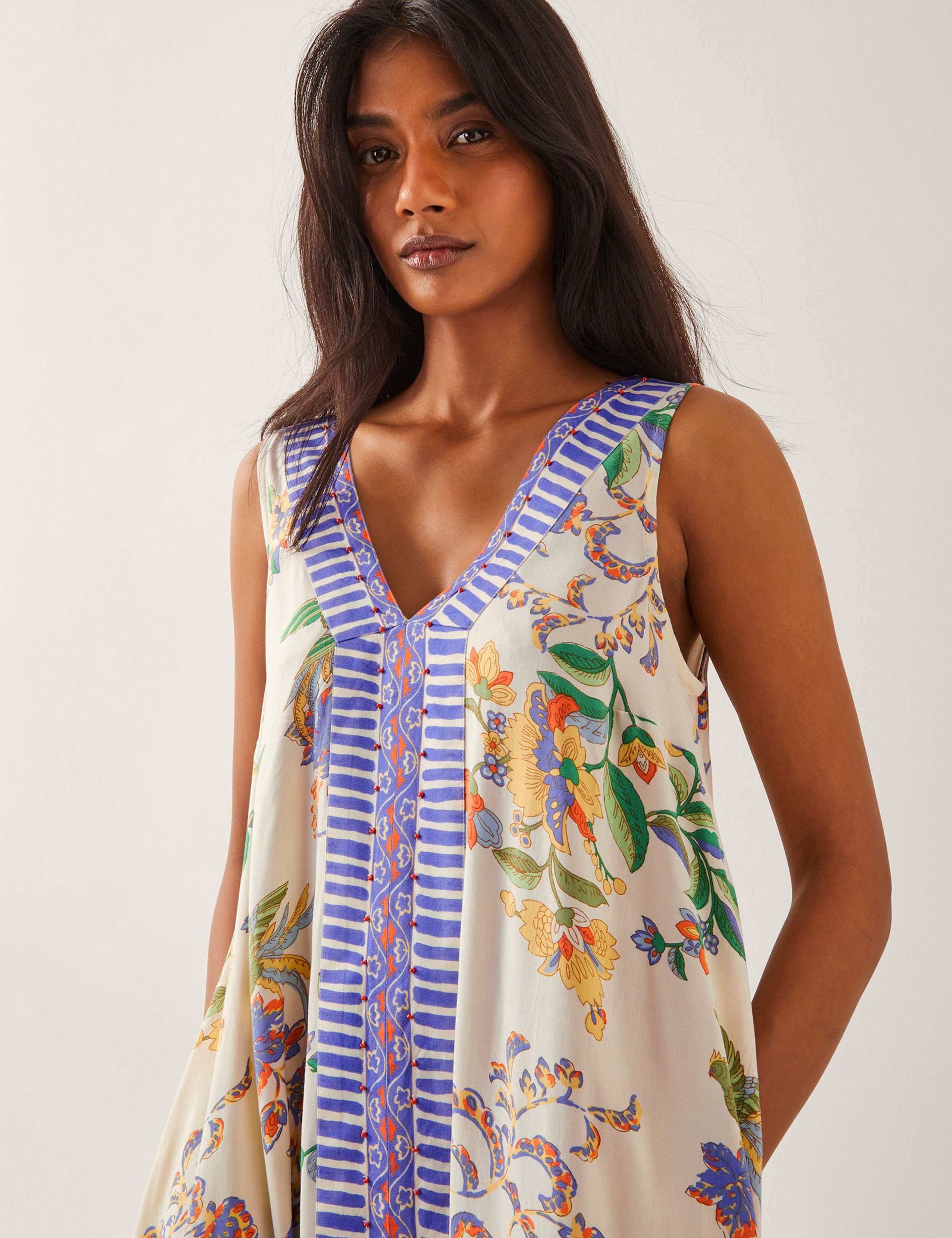 Printed V-Neck Maxi Beach Dress 4 of 4