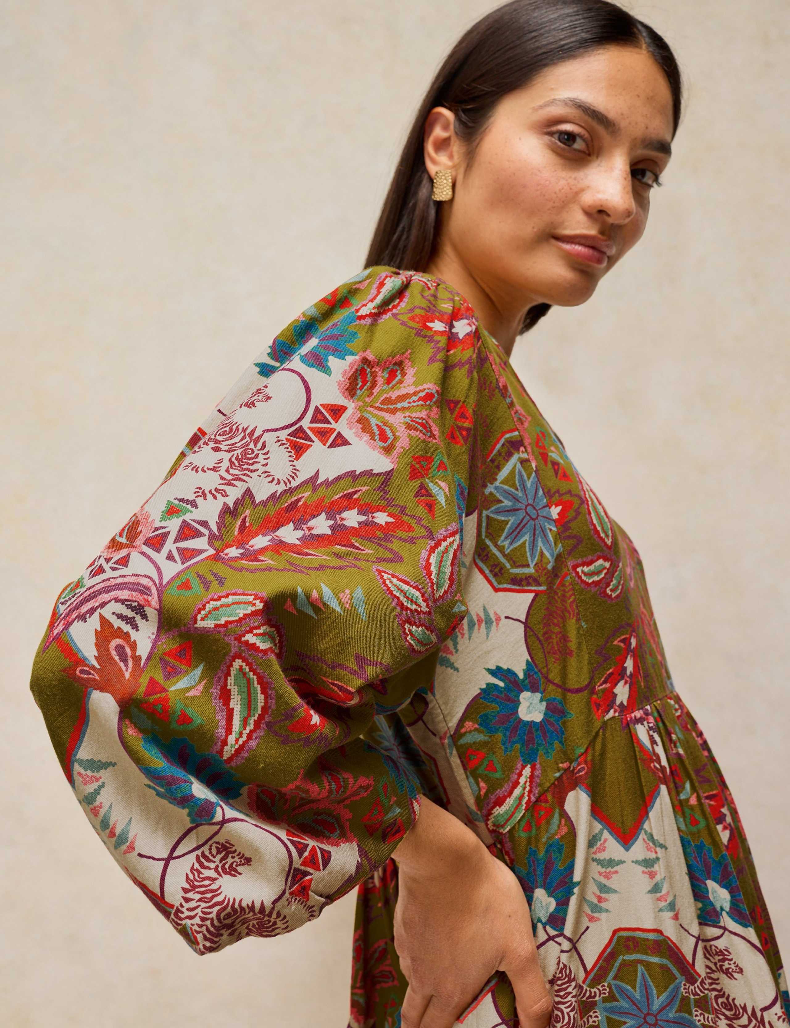 Printed V Neck Midi Tea Dress 4 of 6