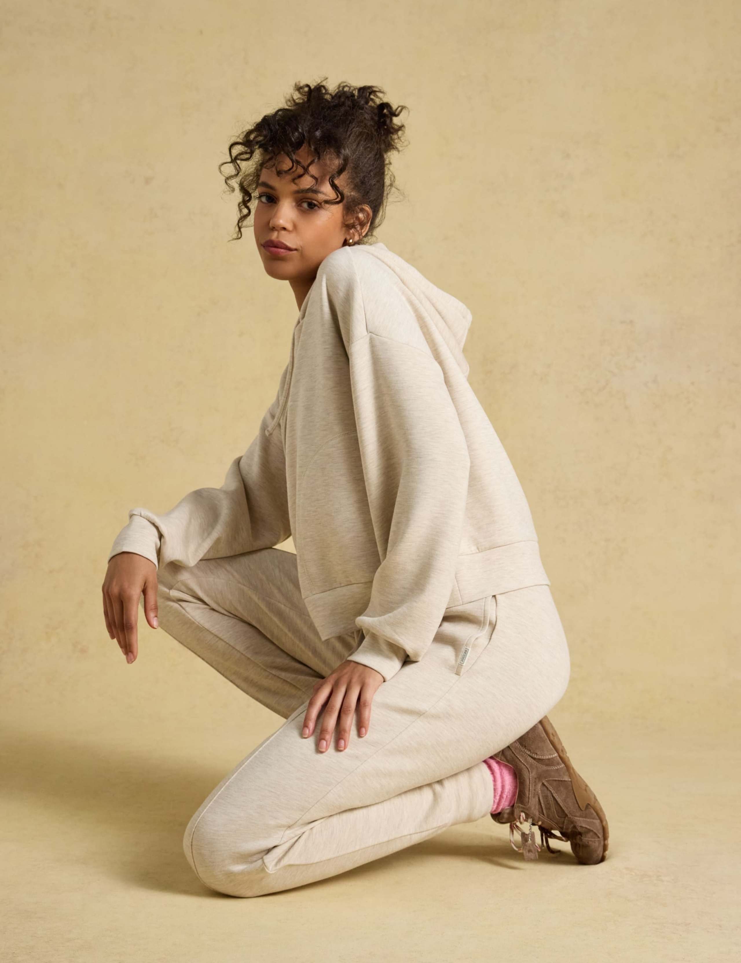 Relaxed Hoodie 2 of 9