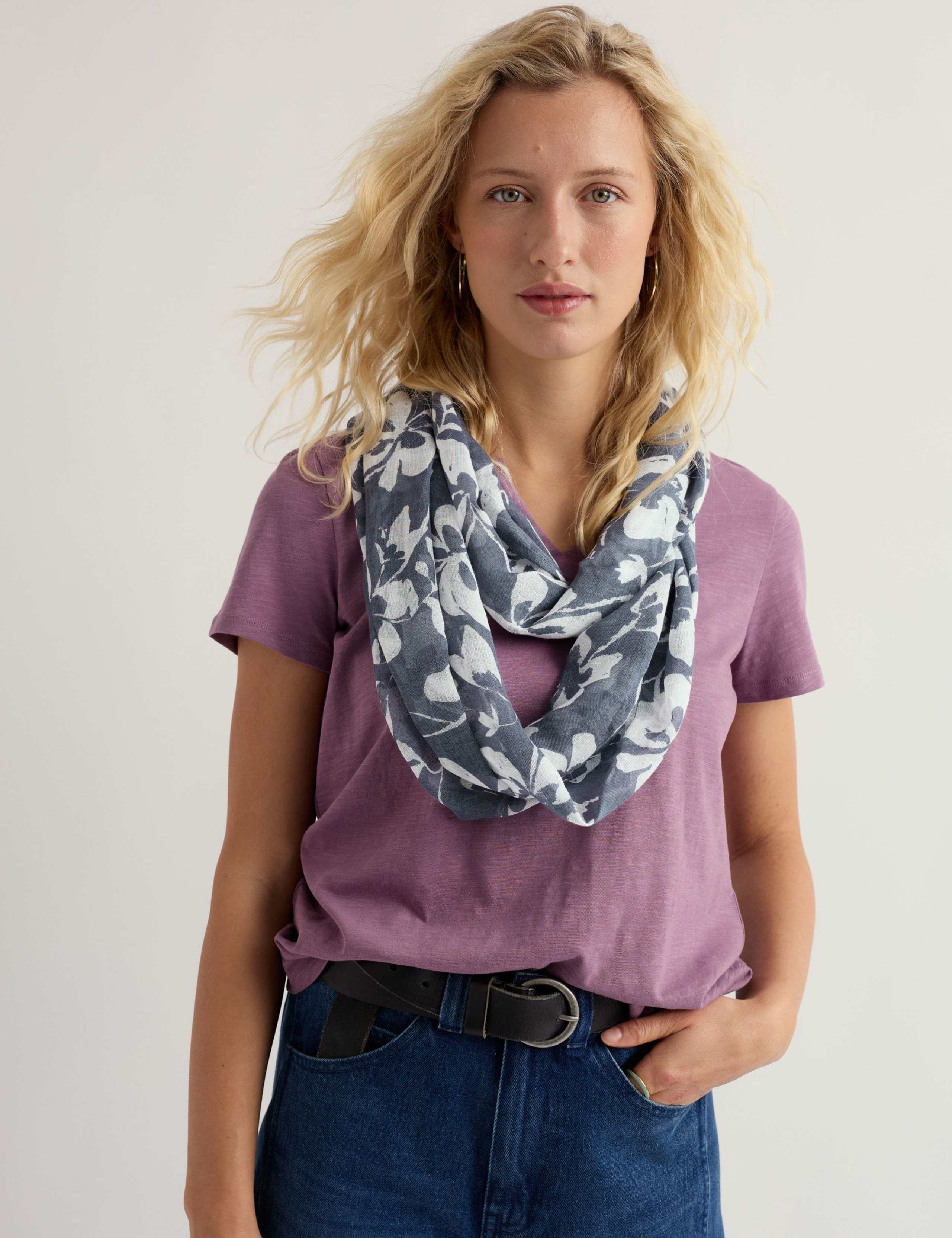 Modal Rich Woven Floral Snood with Linen 2 of 3