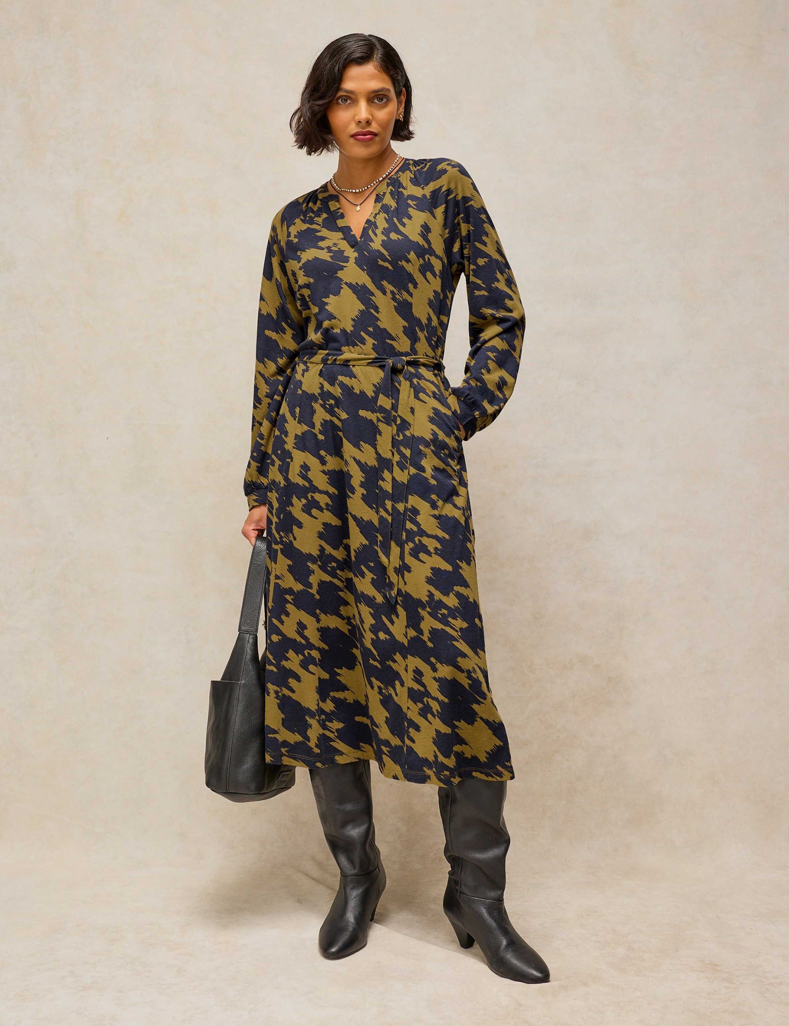 Jersey Printed V Neck Midi Tea Dress 1 of 6