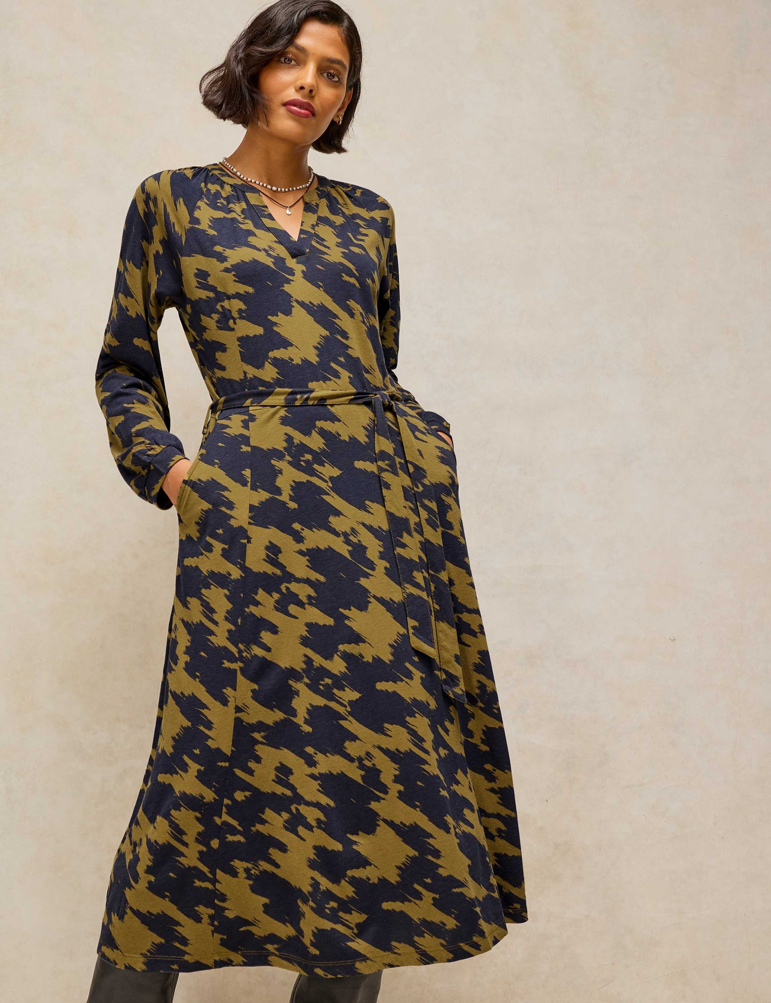 Jersey Printed V Neck Midi Tea Dress 3 of 6