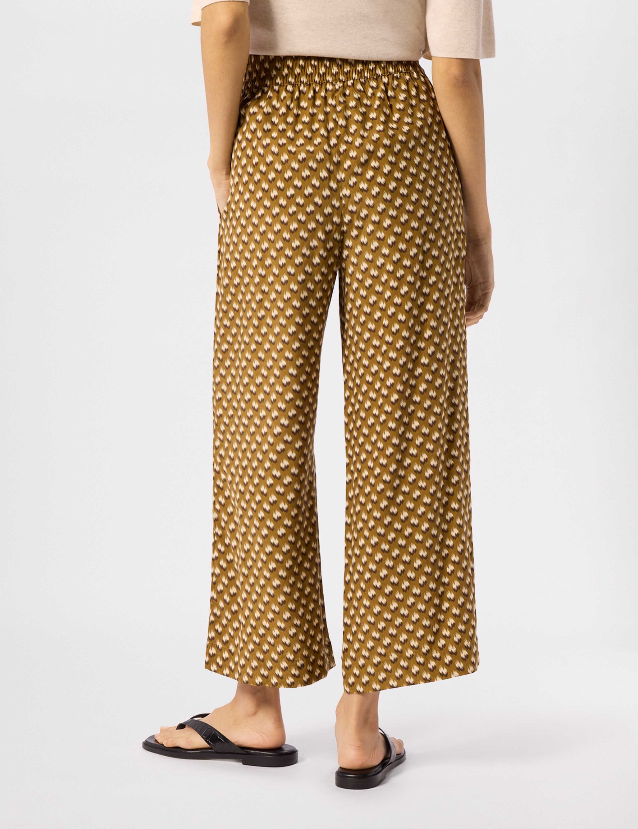 Cupro Rich Printed Wide Leg Cropped Trousers 4 of 5