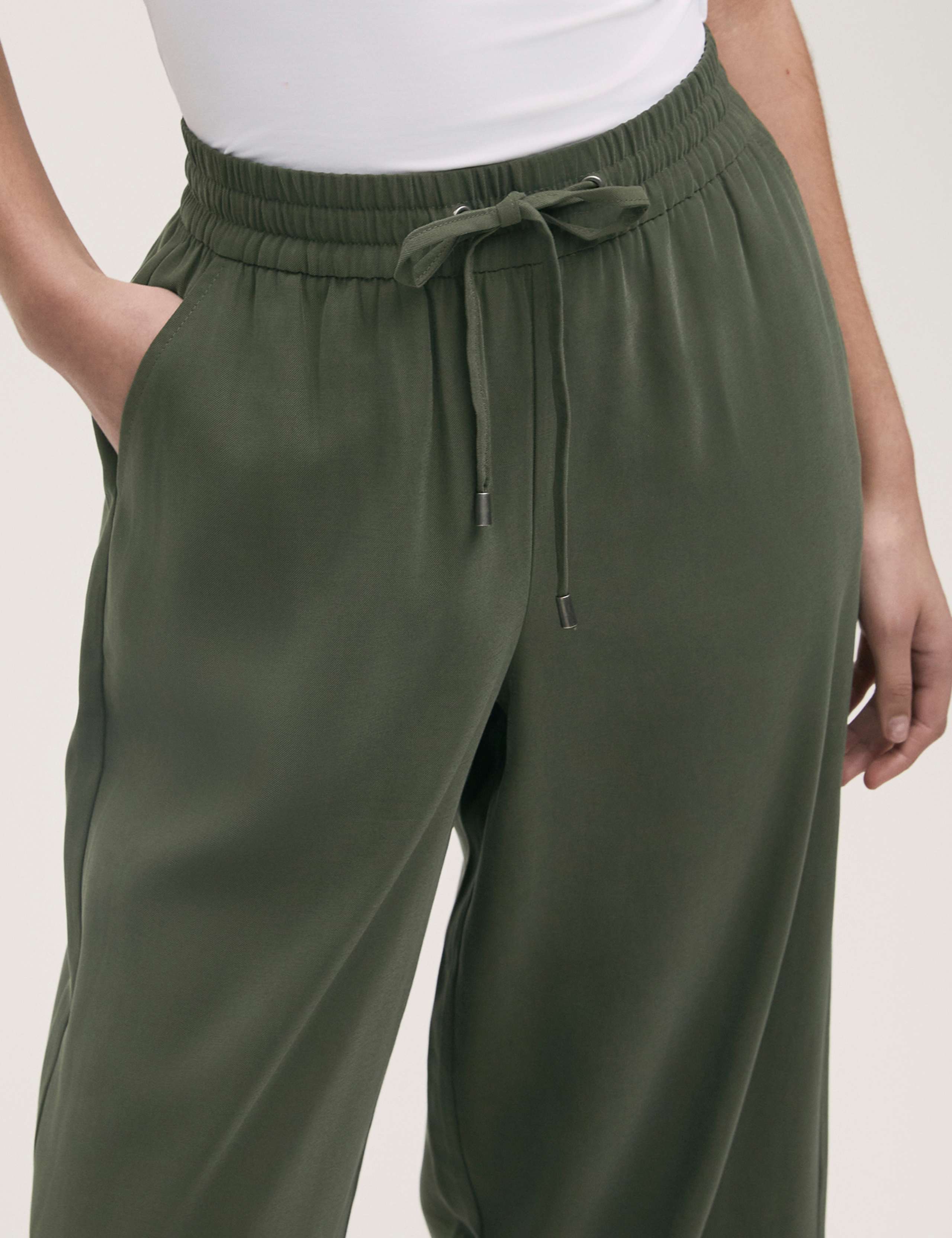 Drawstring Relaxed Wide Leg Trousers 2 of 4