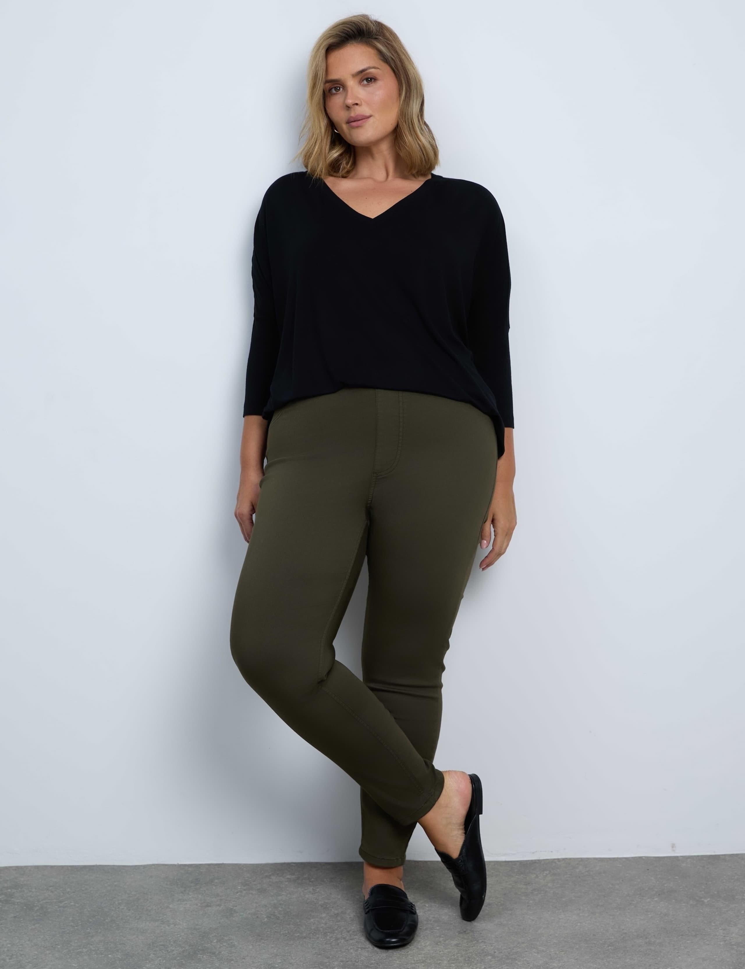 Mid Rise Skinny Fit Jegging 1 of 4