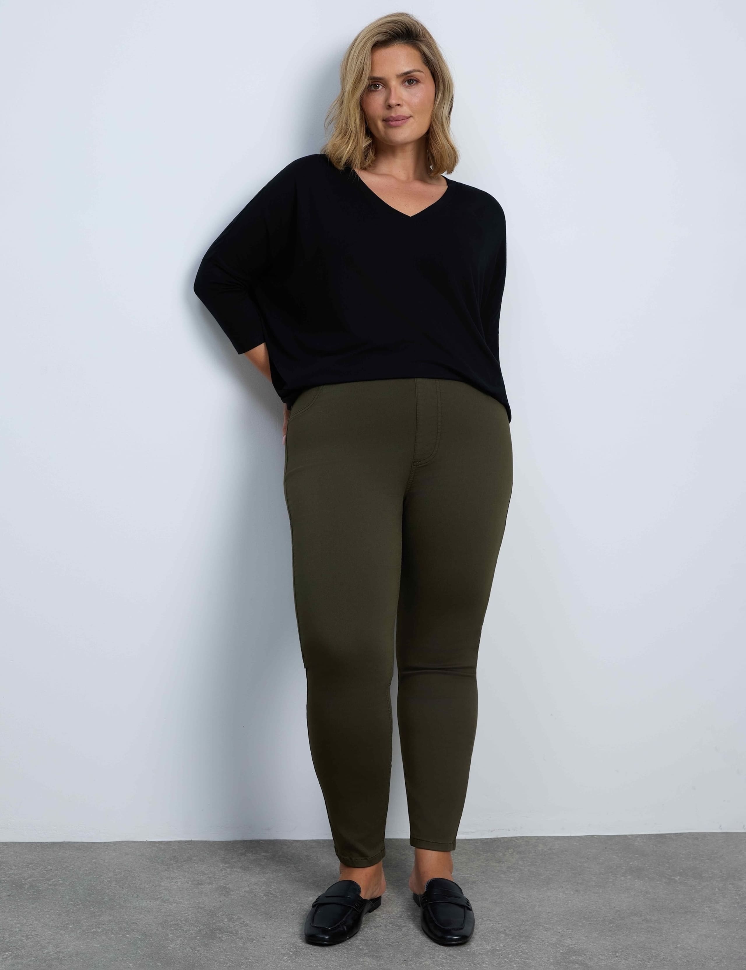Mid Rise Skinny Fit Jegging 2 of 4