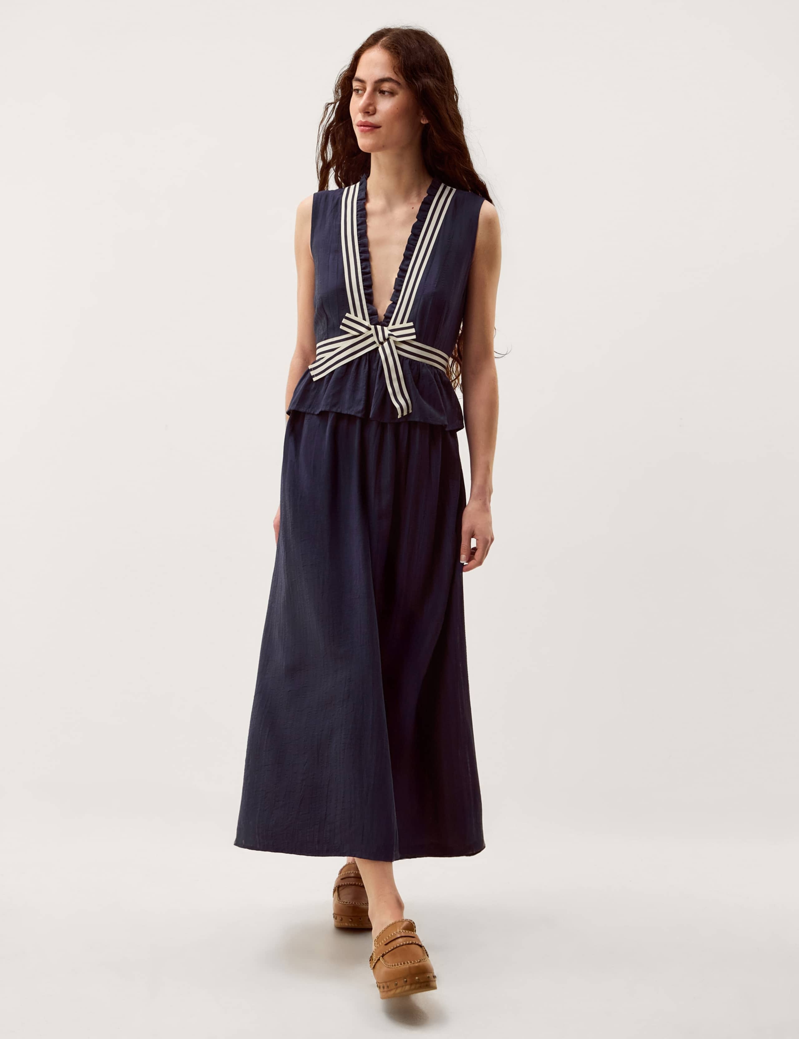 V-Neck Stripe Bow Detail Midi Dress 4 of 6
