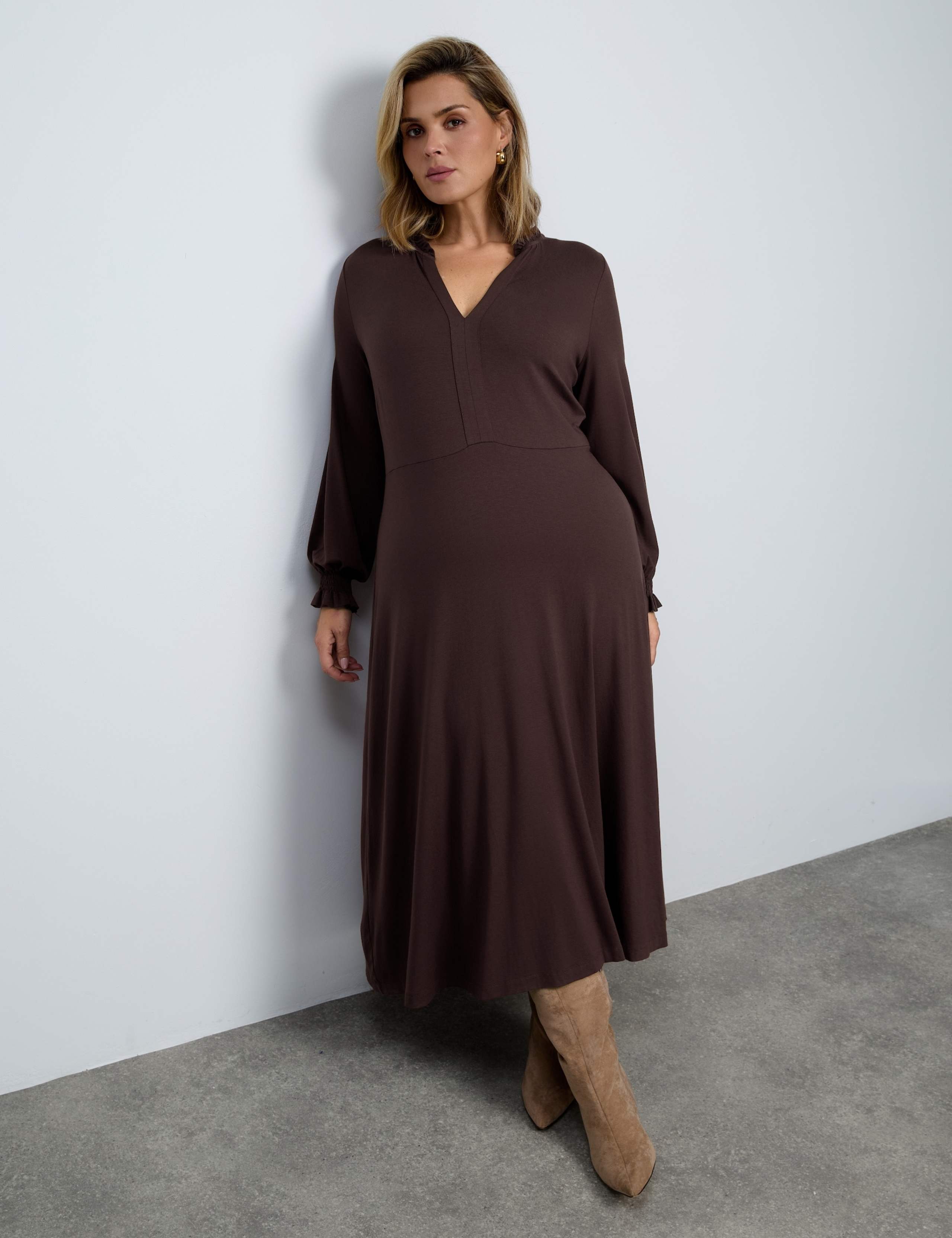 Jersey V-Neck Frill Detail Midaxi Tea Dress 3 of 5