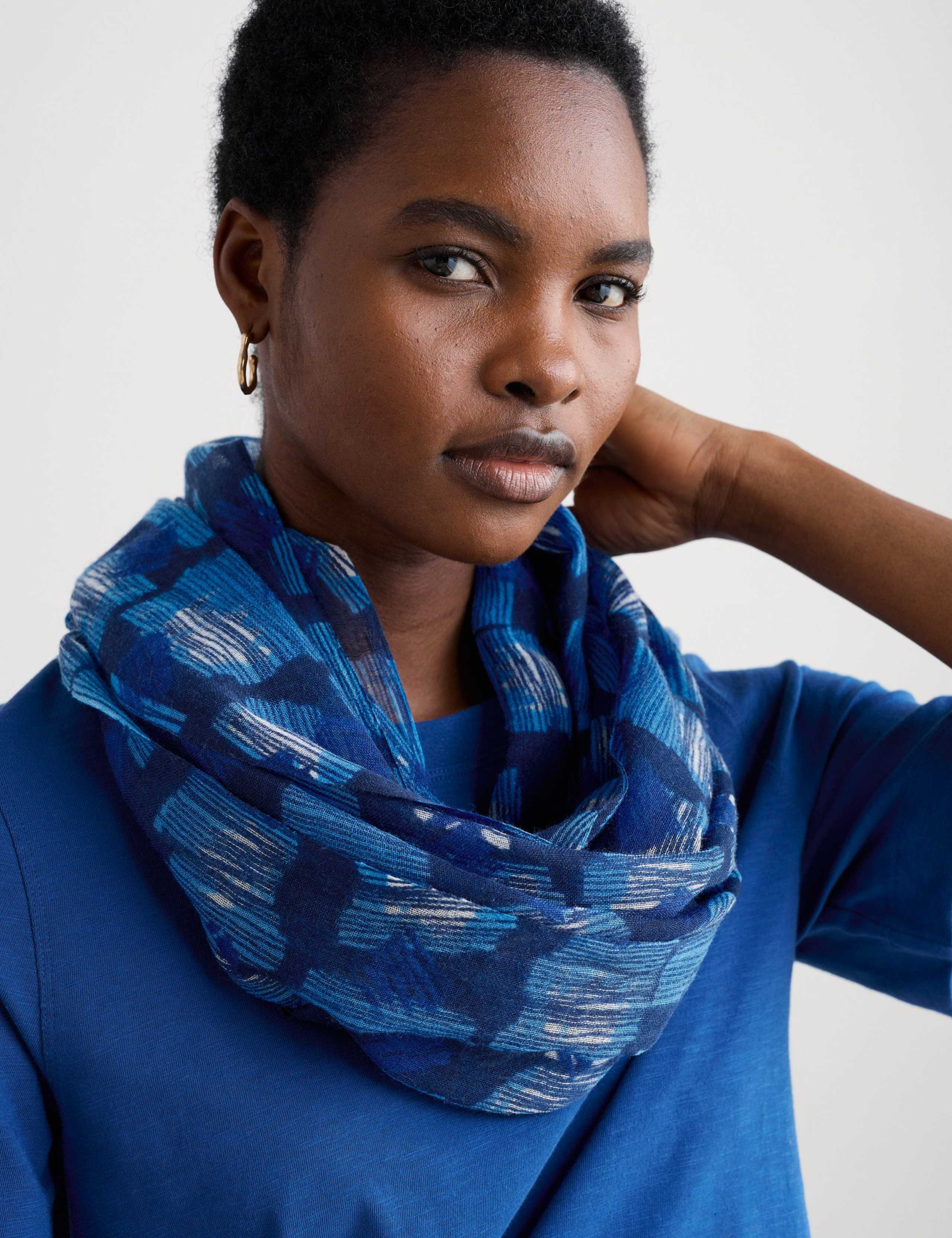 Pure Wool Printed Snood 3 of 5