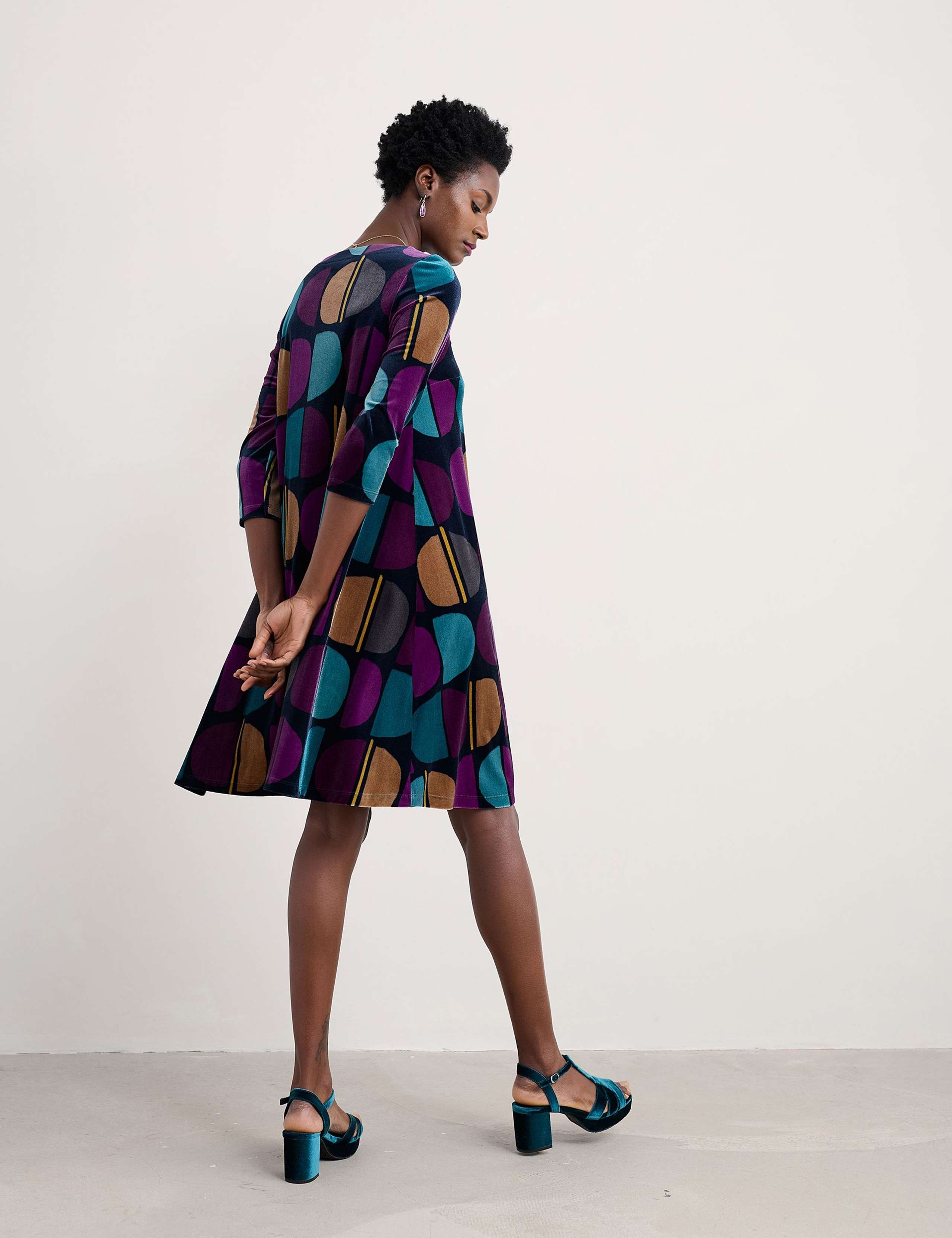 Velvet Geometric Knee Length Shift Dress 4 of 5