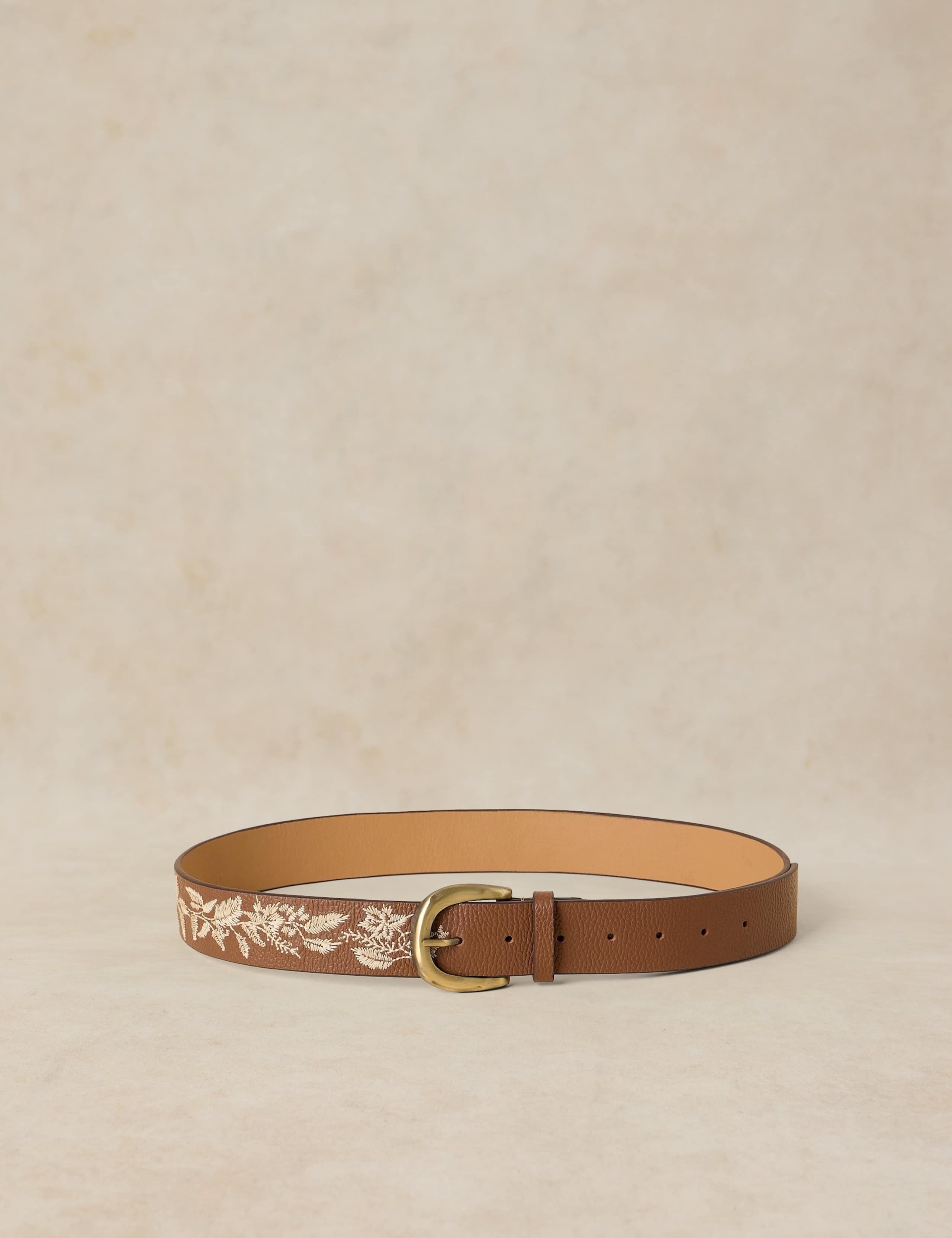 Grained Leather Floral Embroidery Belt 2 of 3