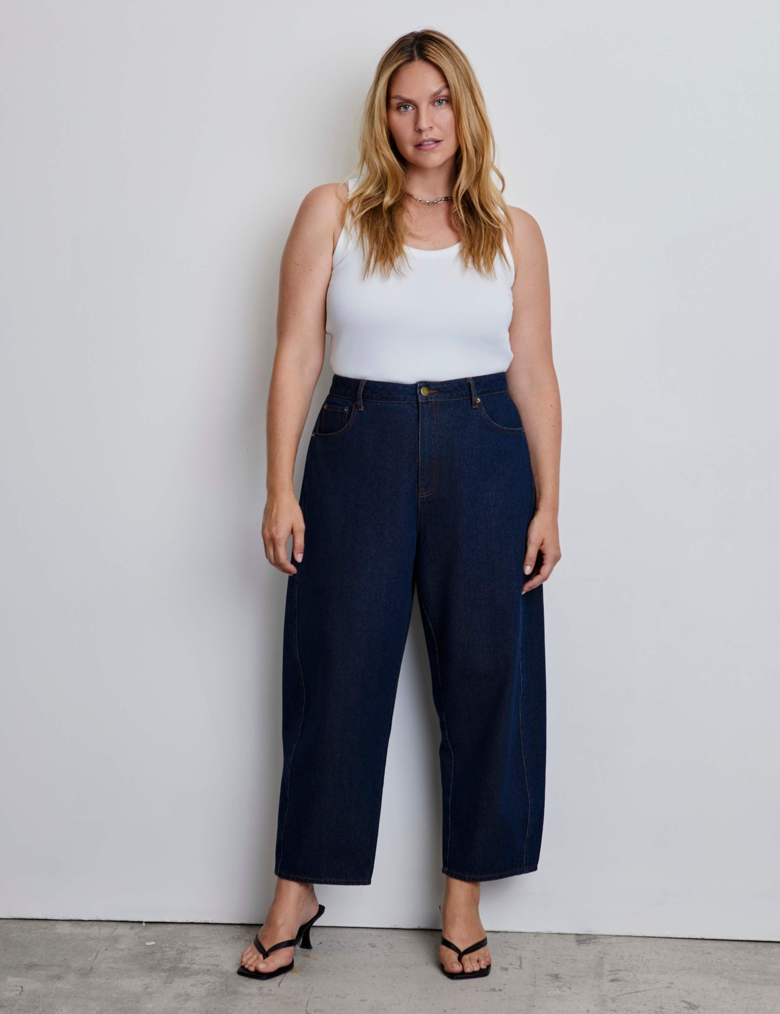 Mid Rise Barrel Leg Jeans 3 of 5