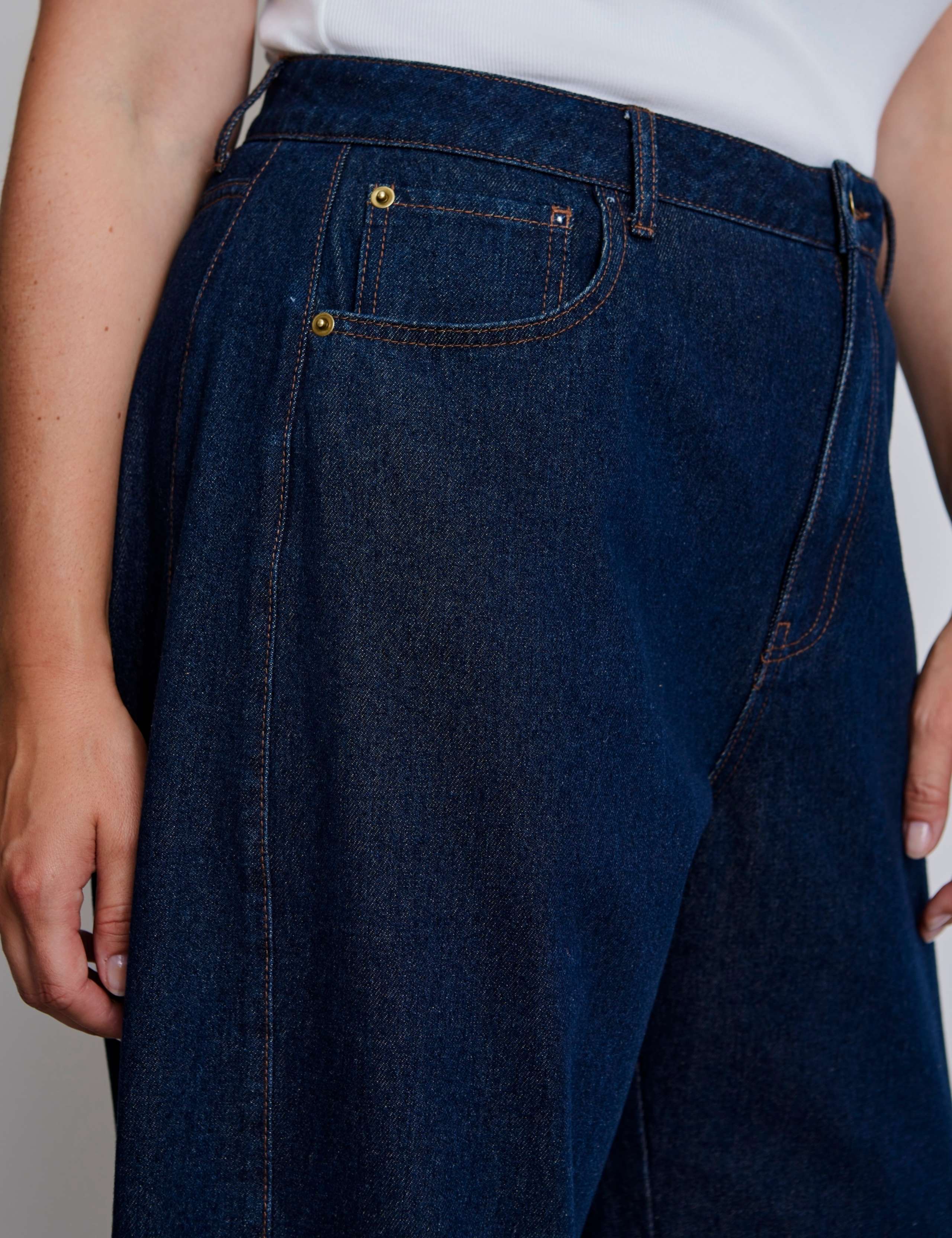 Mid Rise Barrel Leg Jeans 5 of 5