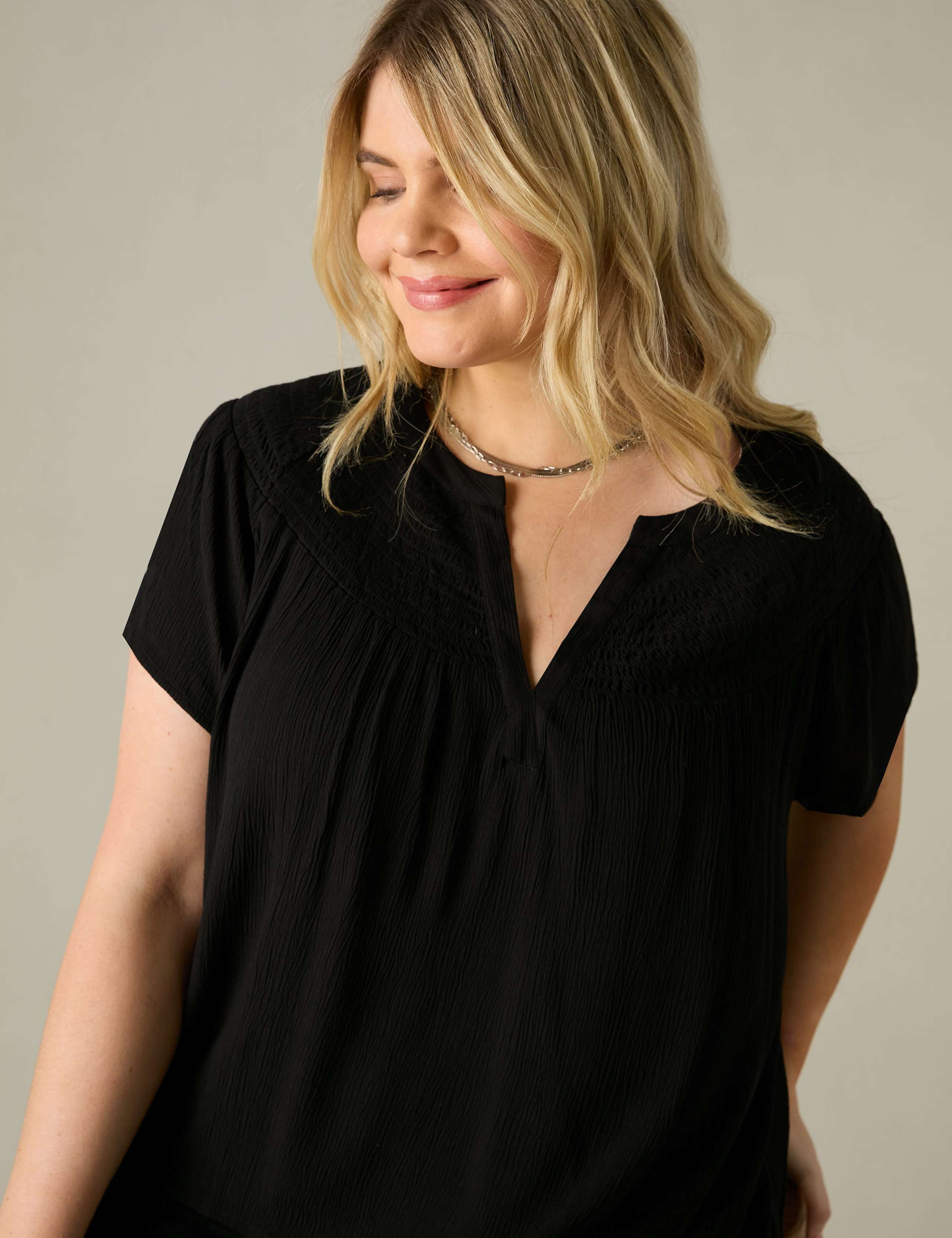 Crinkle Shirred Shoulder Top 3 of 4