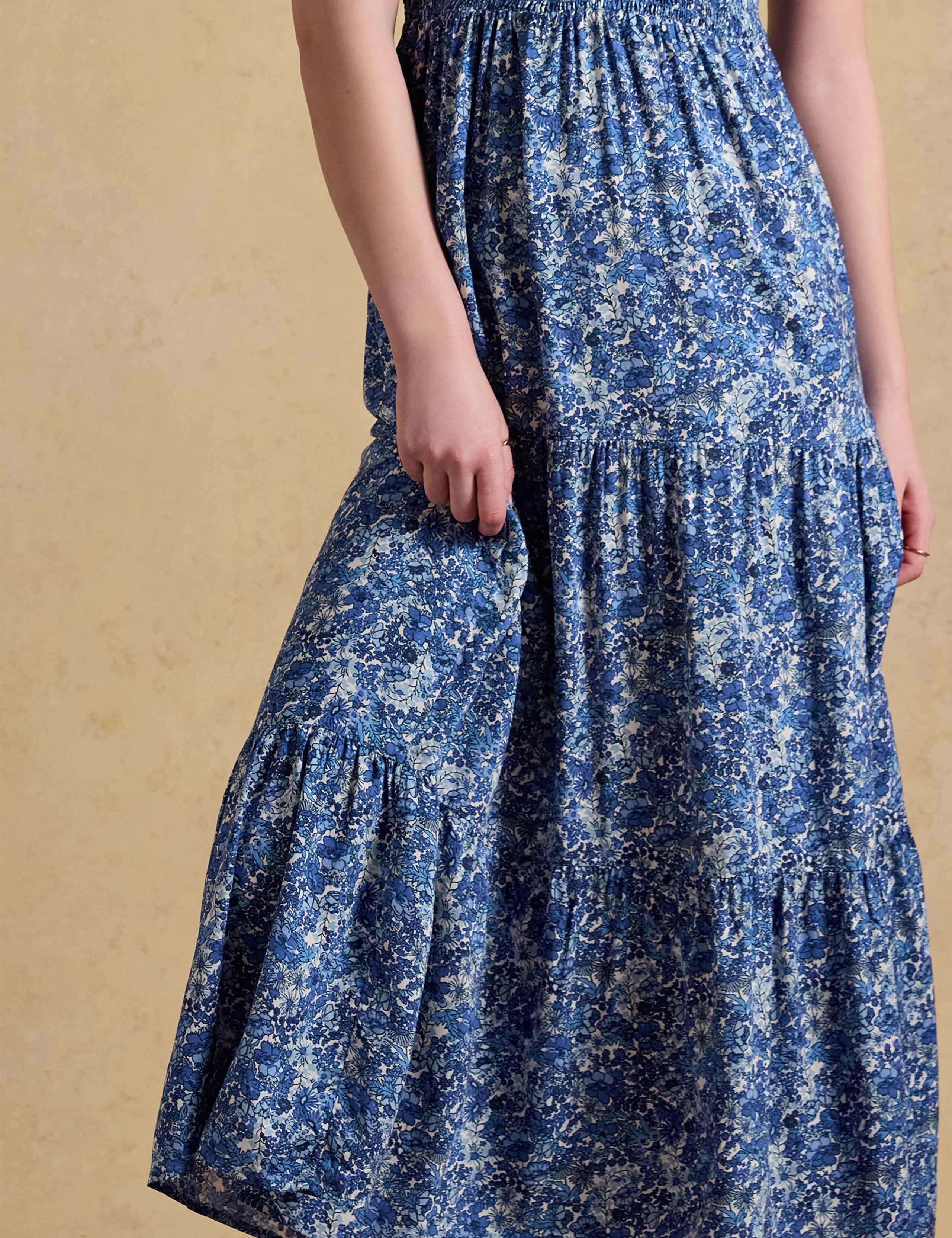 Floral V-Neck Midaxi Shirred Dress 6 of 6